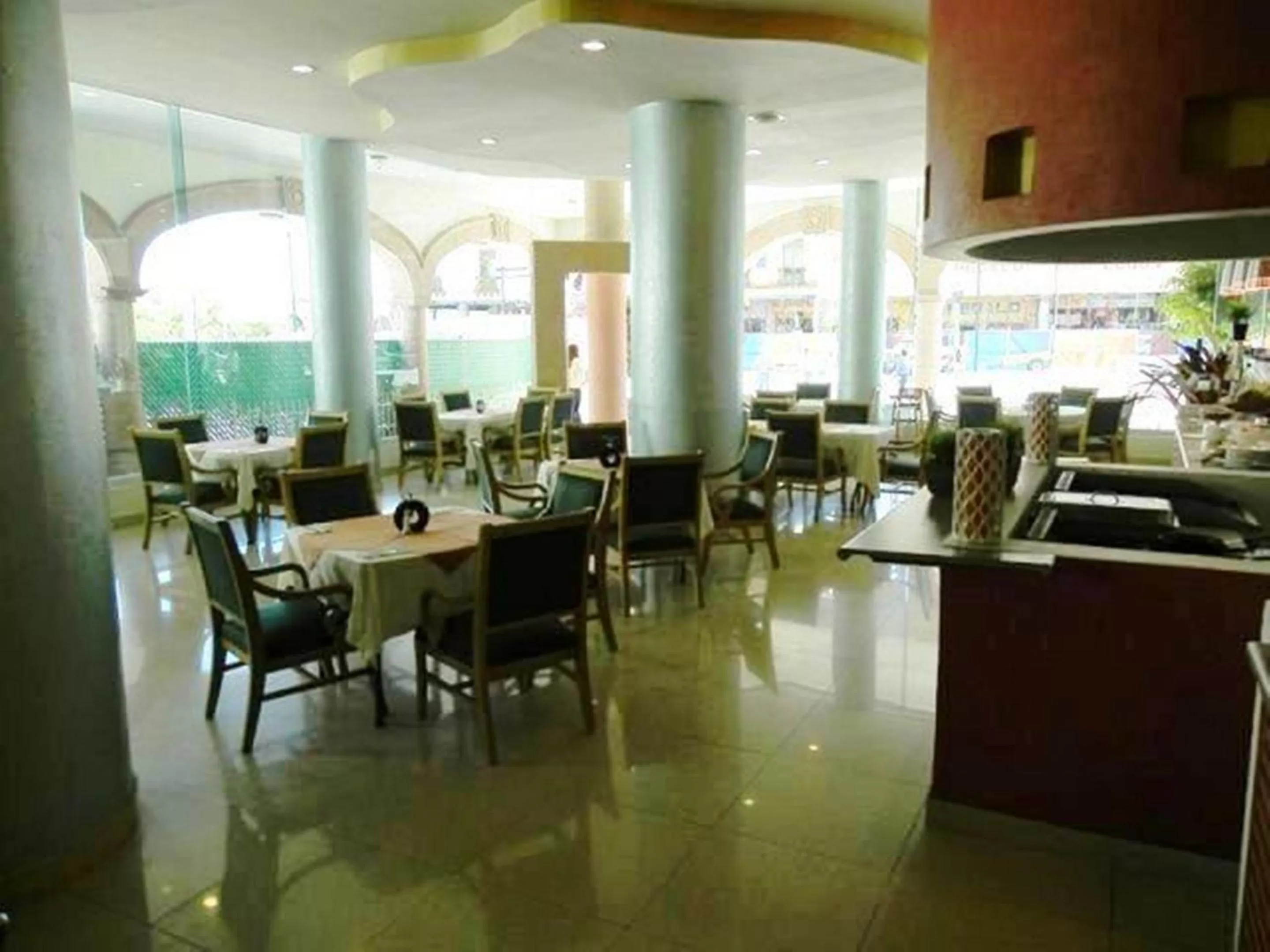 Food and drinks in Hotel San Francisco Irapuato Business Class