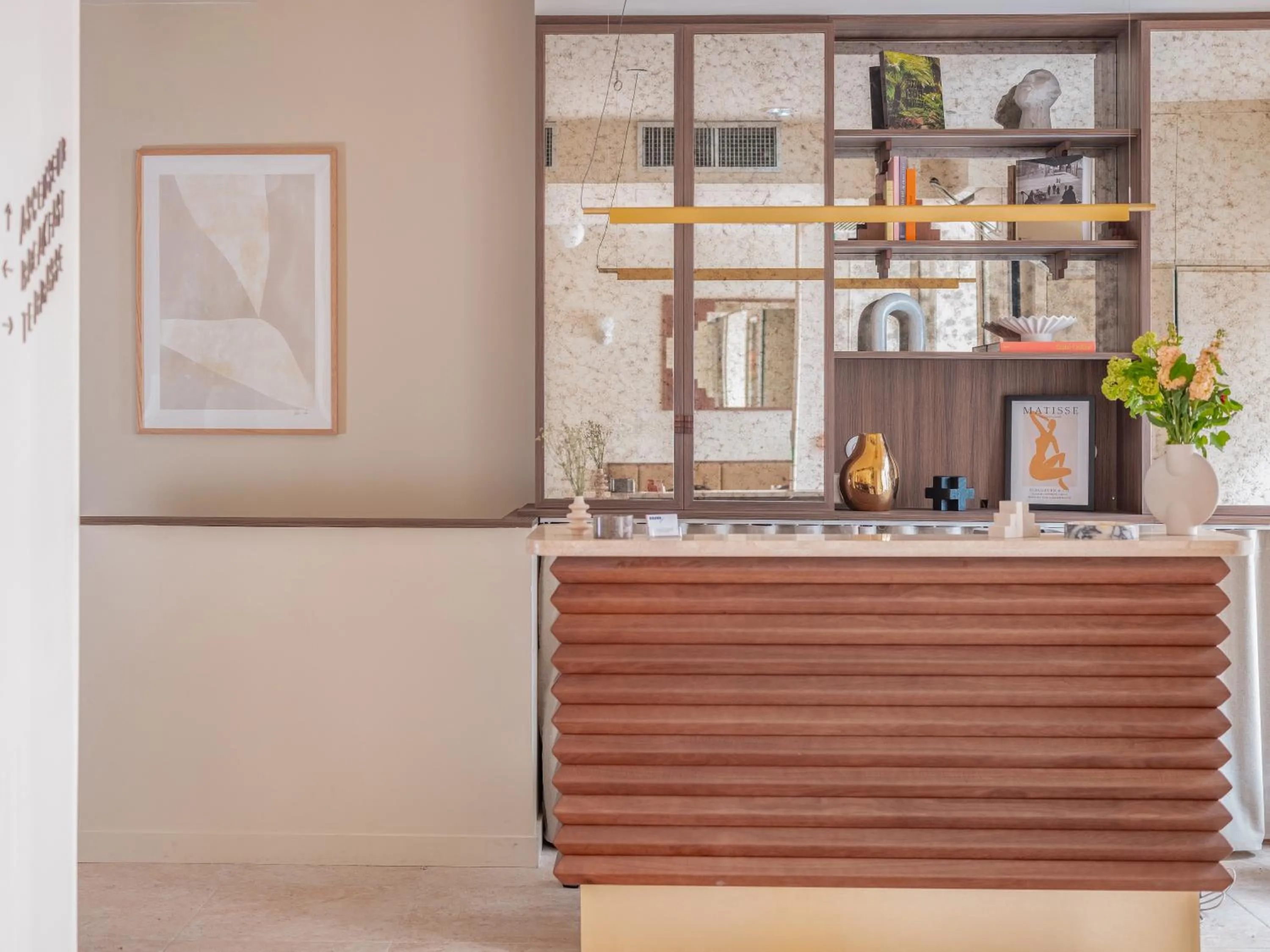 Lobby or reception in Hôtel BASSS