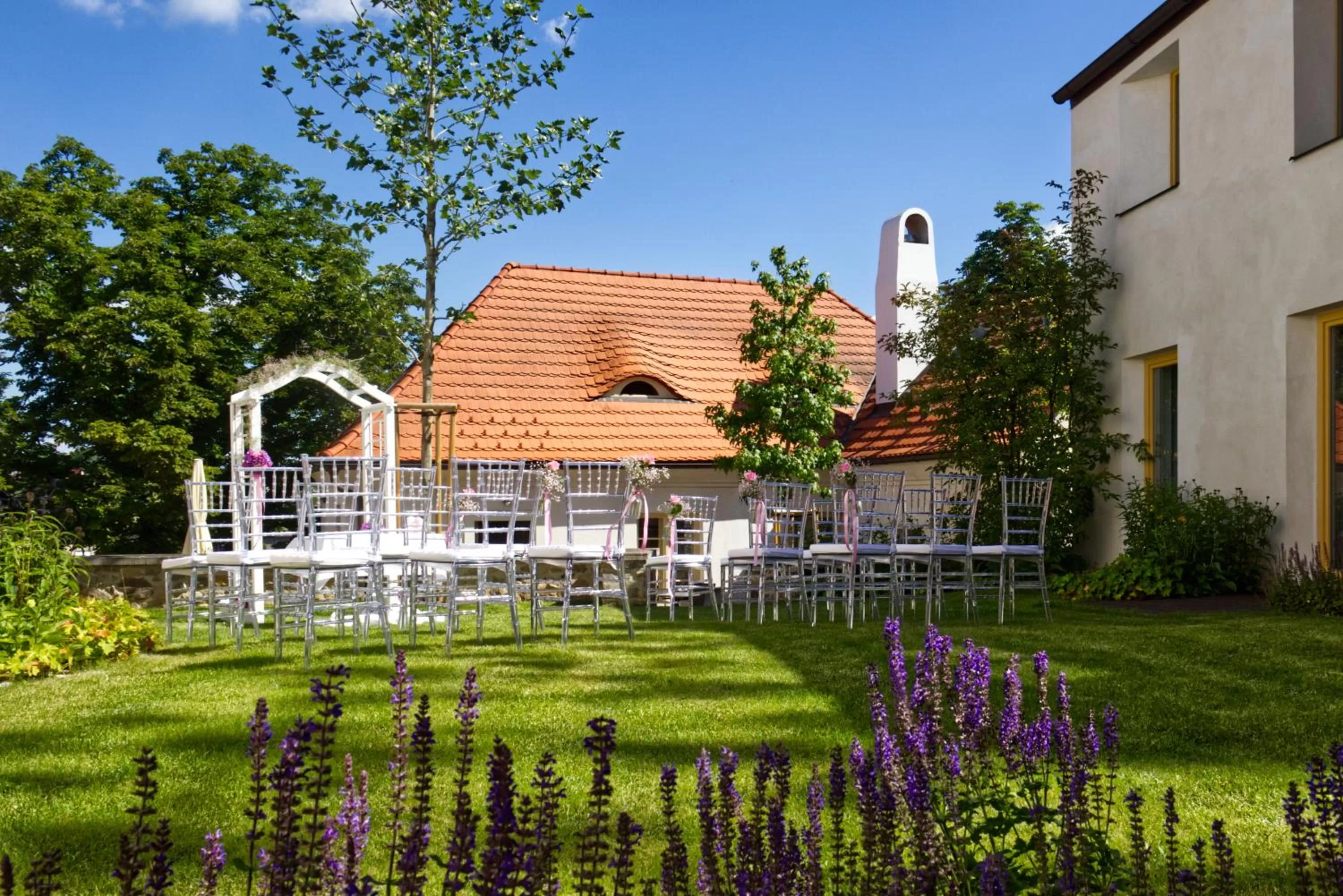 Garden in Bellevue Hotel Benešov