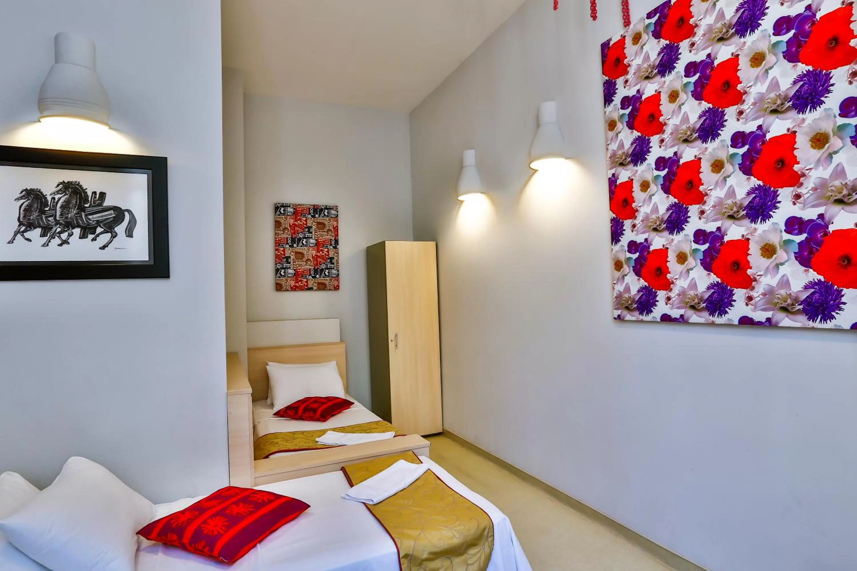 Photo of the whole room, Bed in Han Hotel