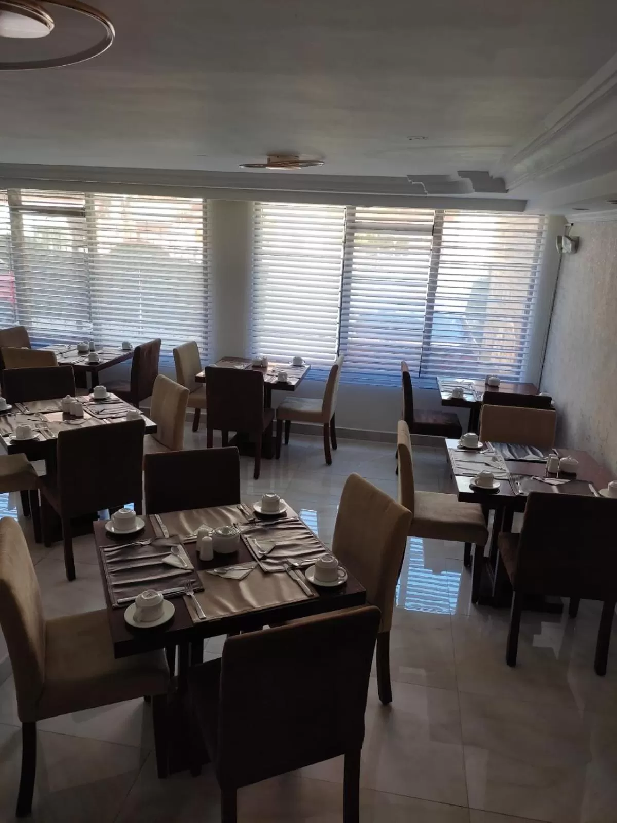 Restaurant/Places to Eat in La Carolina Inn