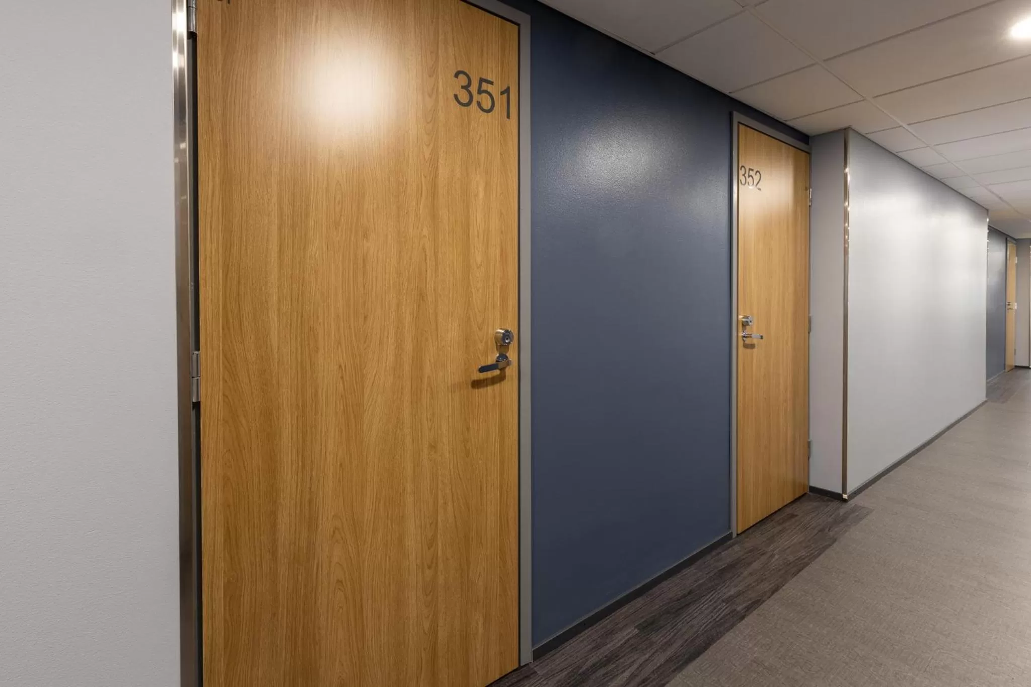 Facade/entrance in Hotel Linnasmäki