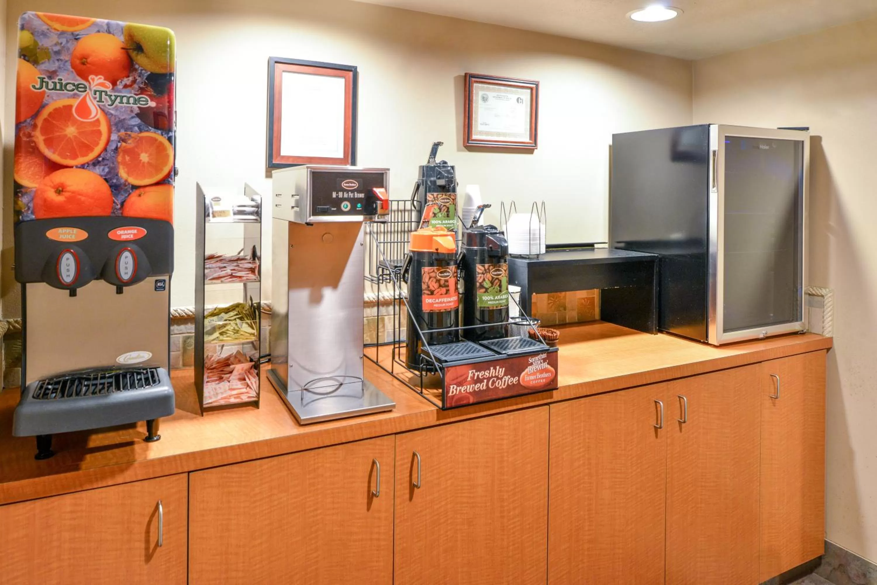 Breakfast in Baymont by Wyndham Sioux Falls North,I-29,Russell St, Airport