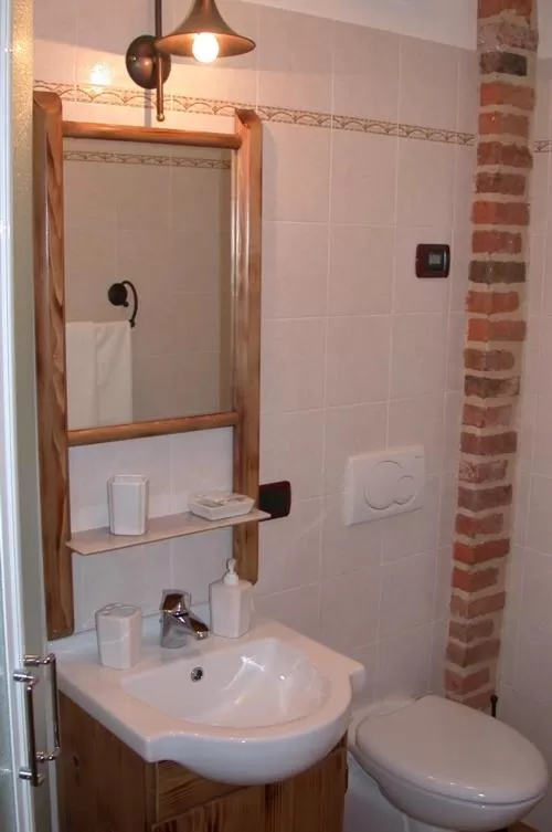 Bathroom in b&b alla pergola