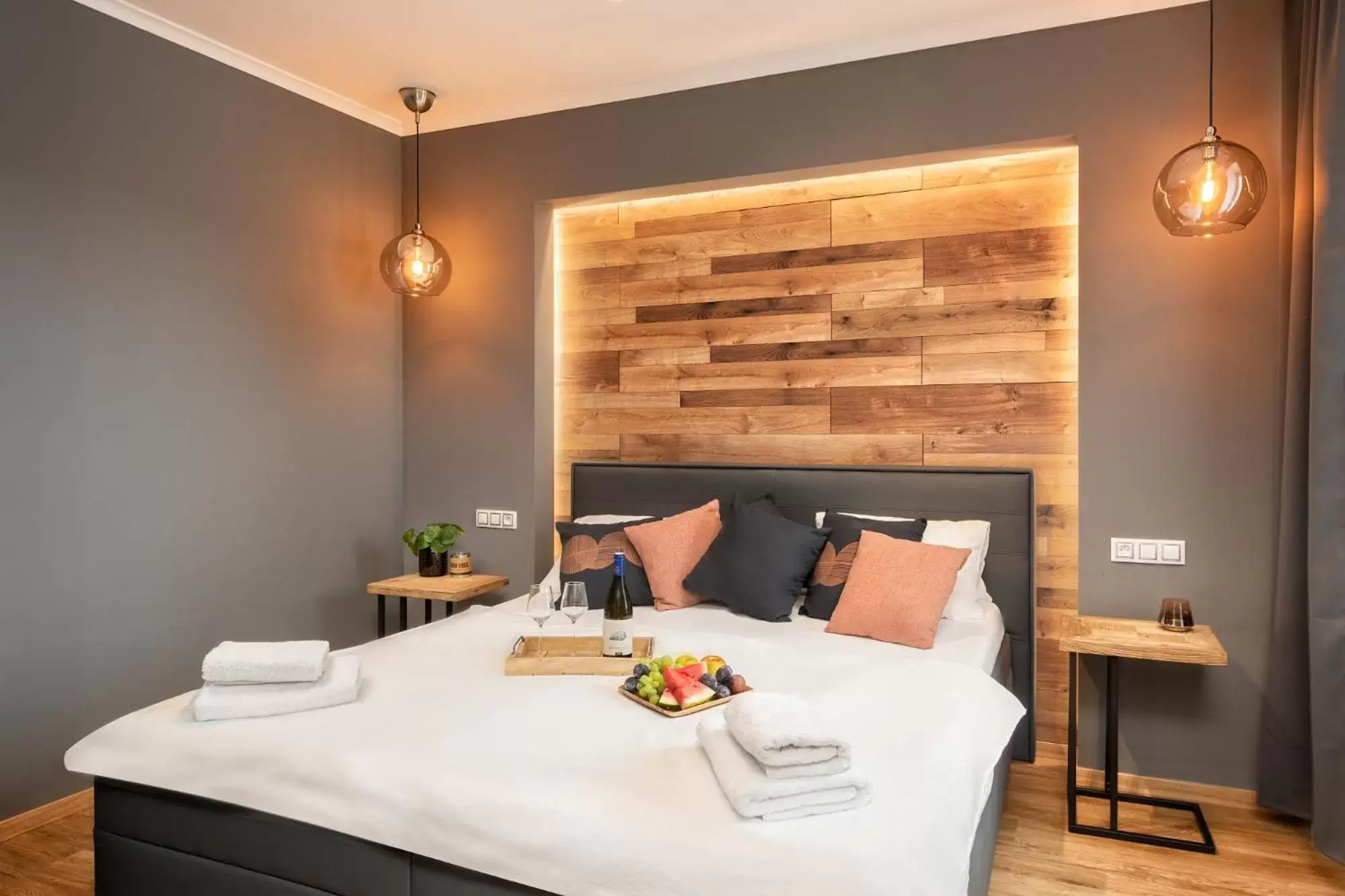 Deluxe Double Room - Street View in Wine & Wellness hotel Besední dům Deluxe Double Room - Street View in Wine & Wellness hotel Besední dům