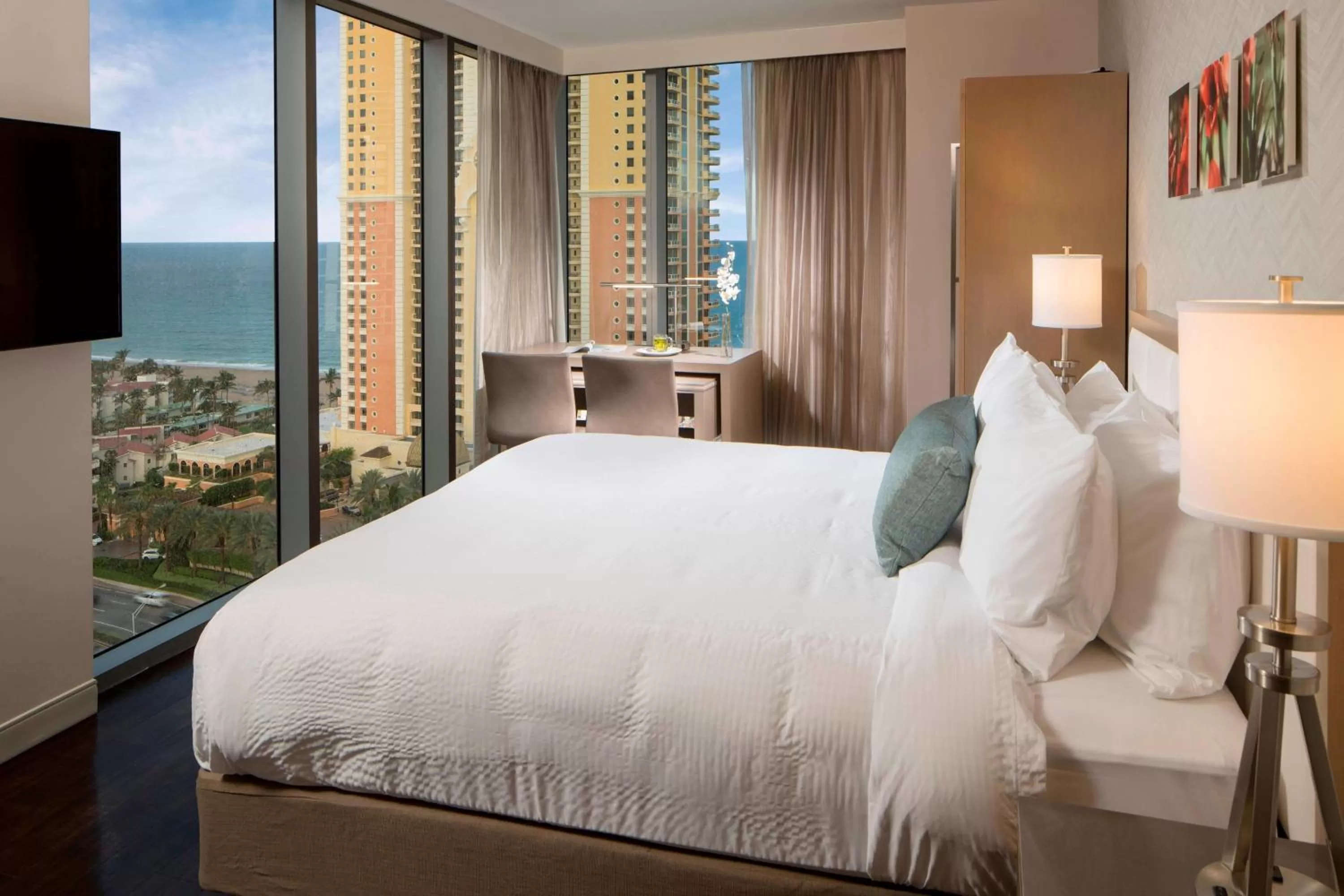 Bedroom, Bed in Residence Inn Miami Sunny Isles Beach