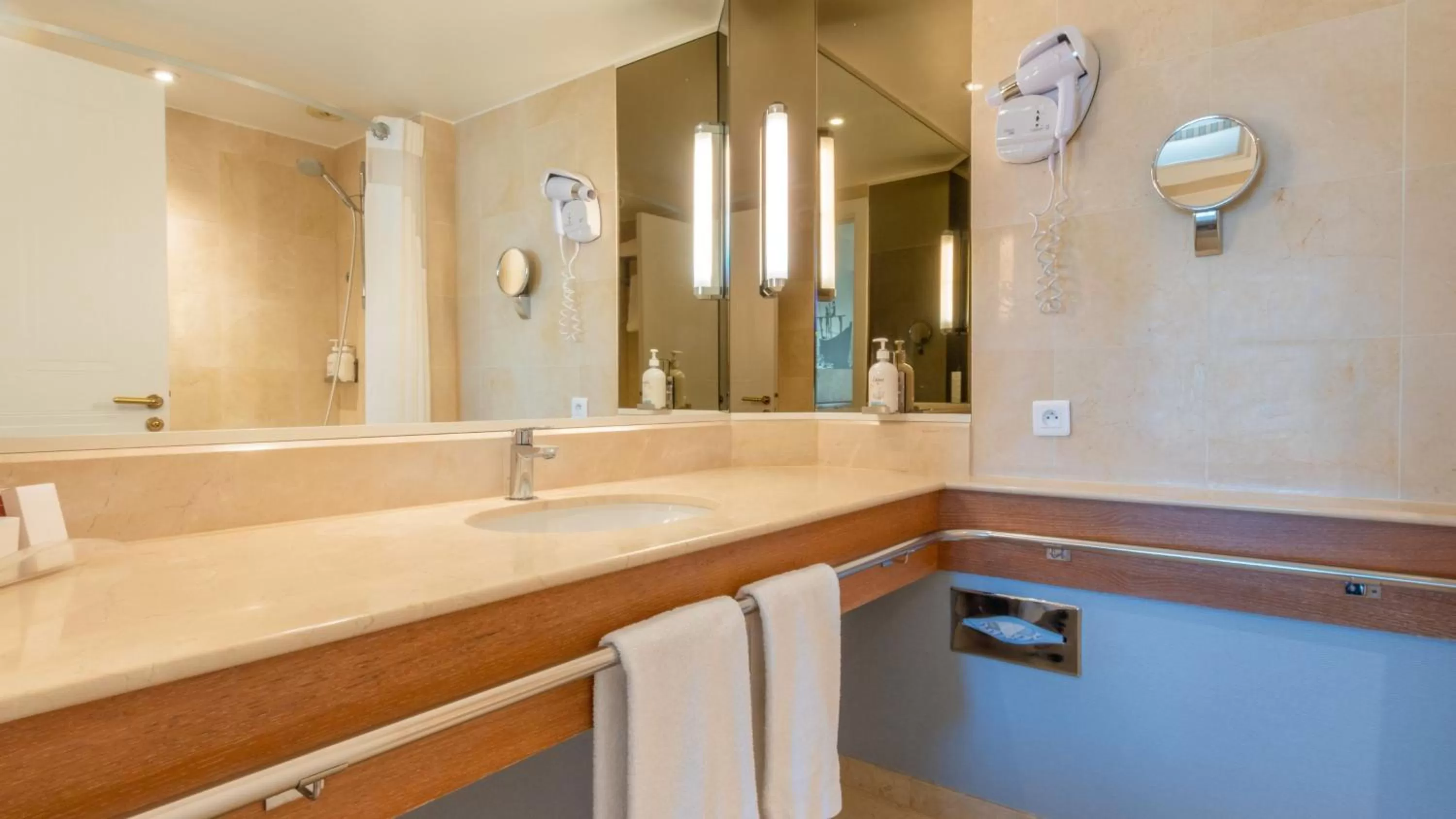 Bathroom in Holiday Inn Nice - Port St Laurent by IHG