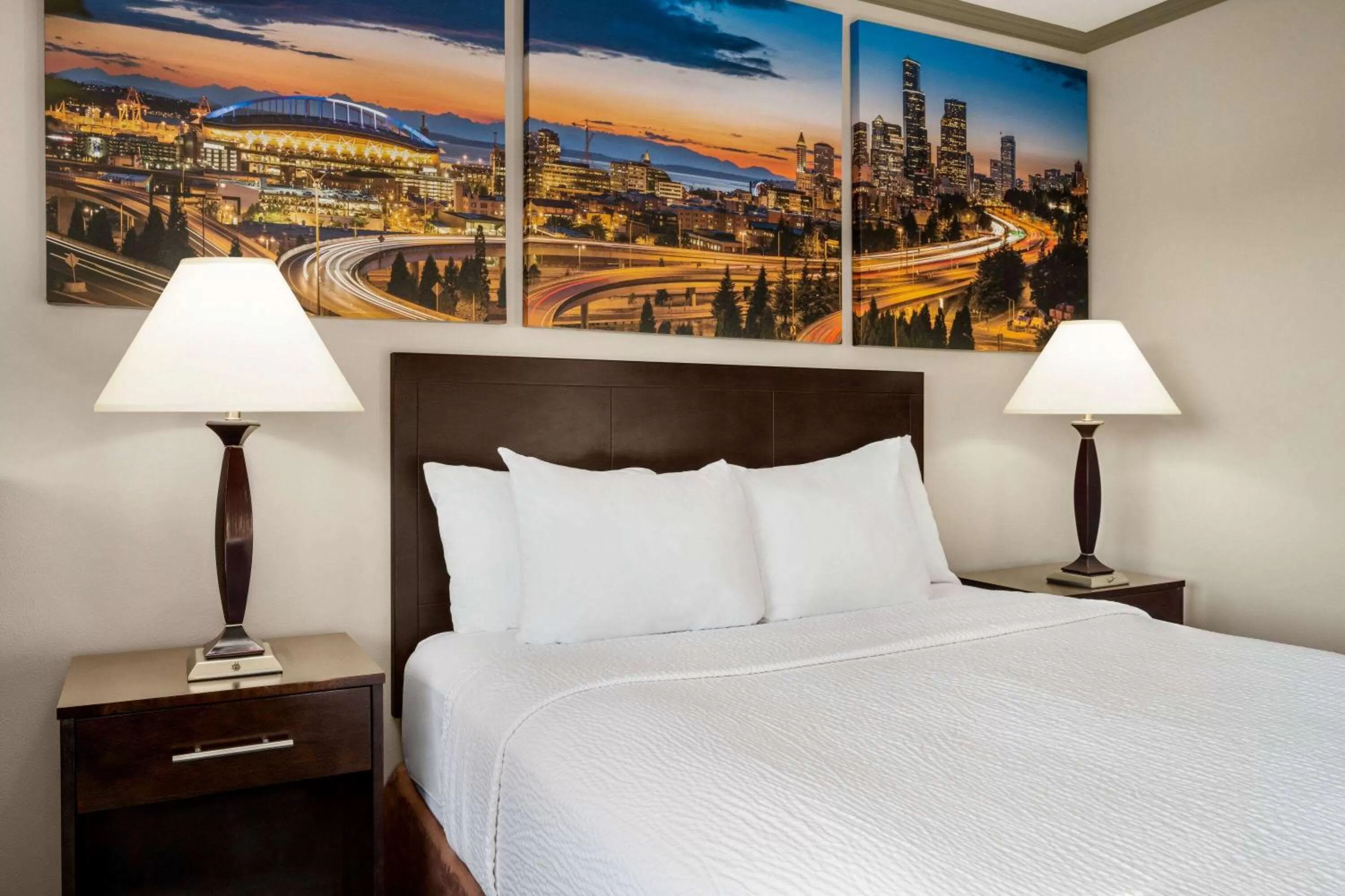 Photo of the whole room, Bed in Baymont by Wyndham Monterey Park