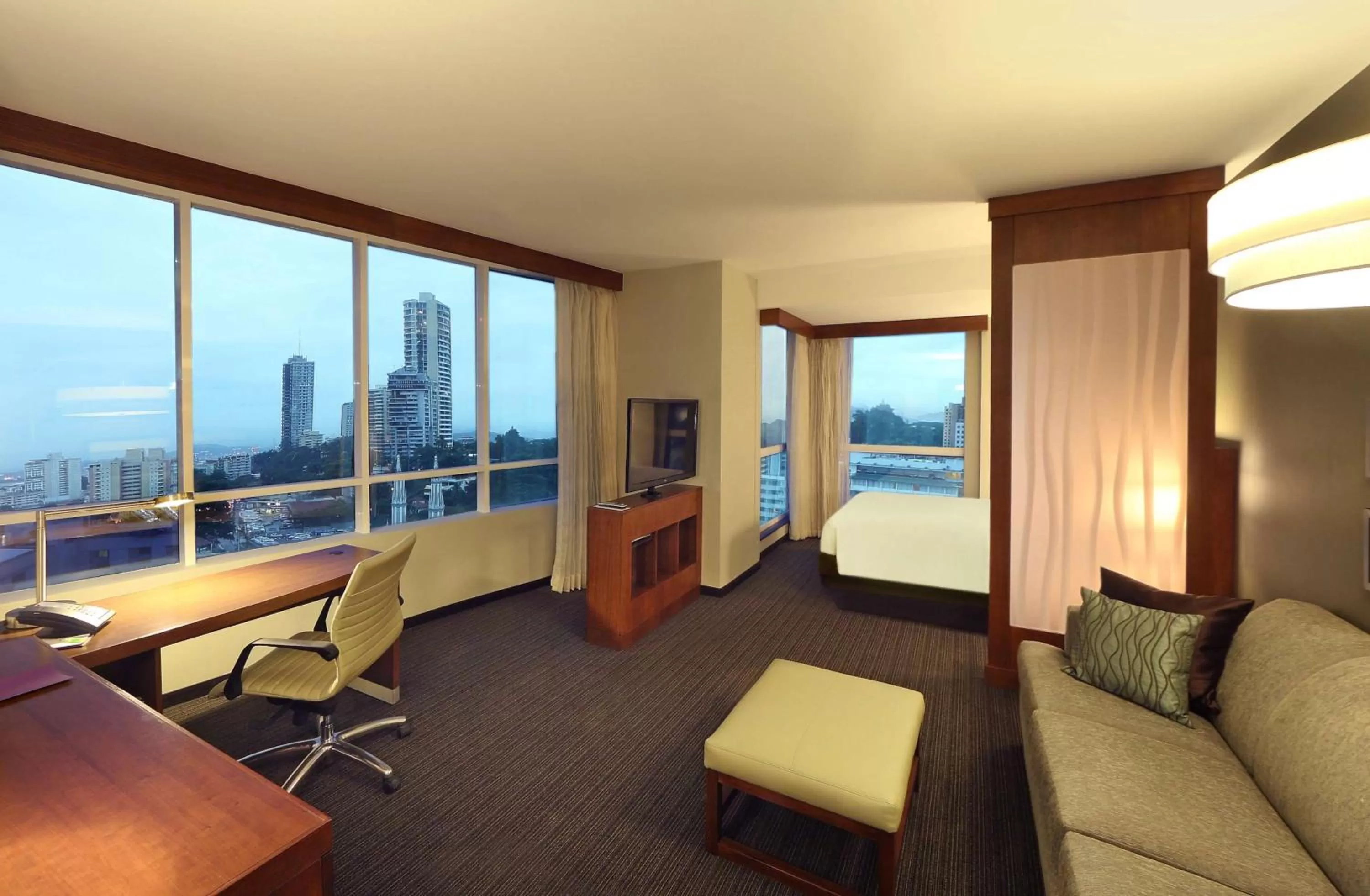 Photo of the whole room in MARINN PLACE Financial District