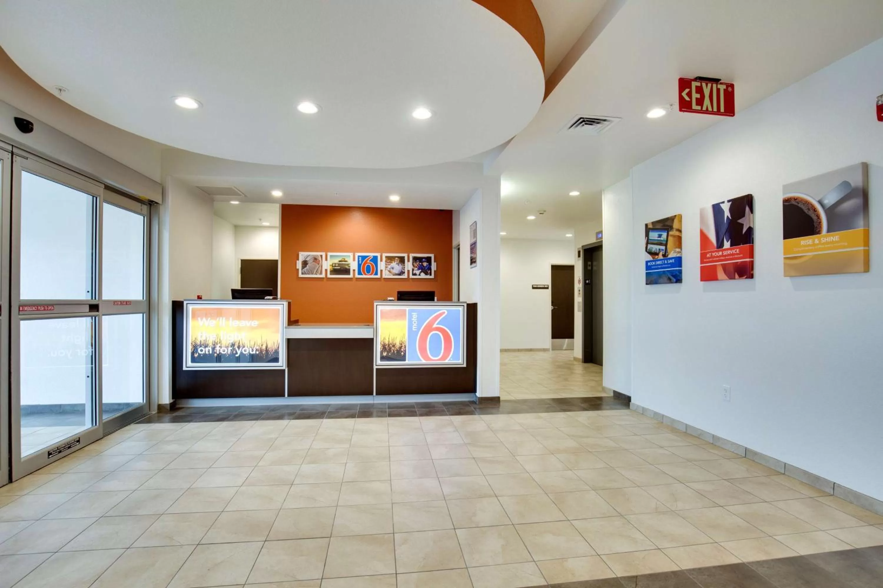 Lobby or reception in Motel 6 Poplar Bluff, MO