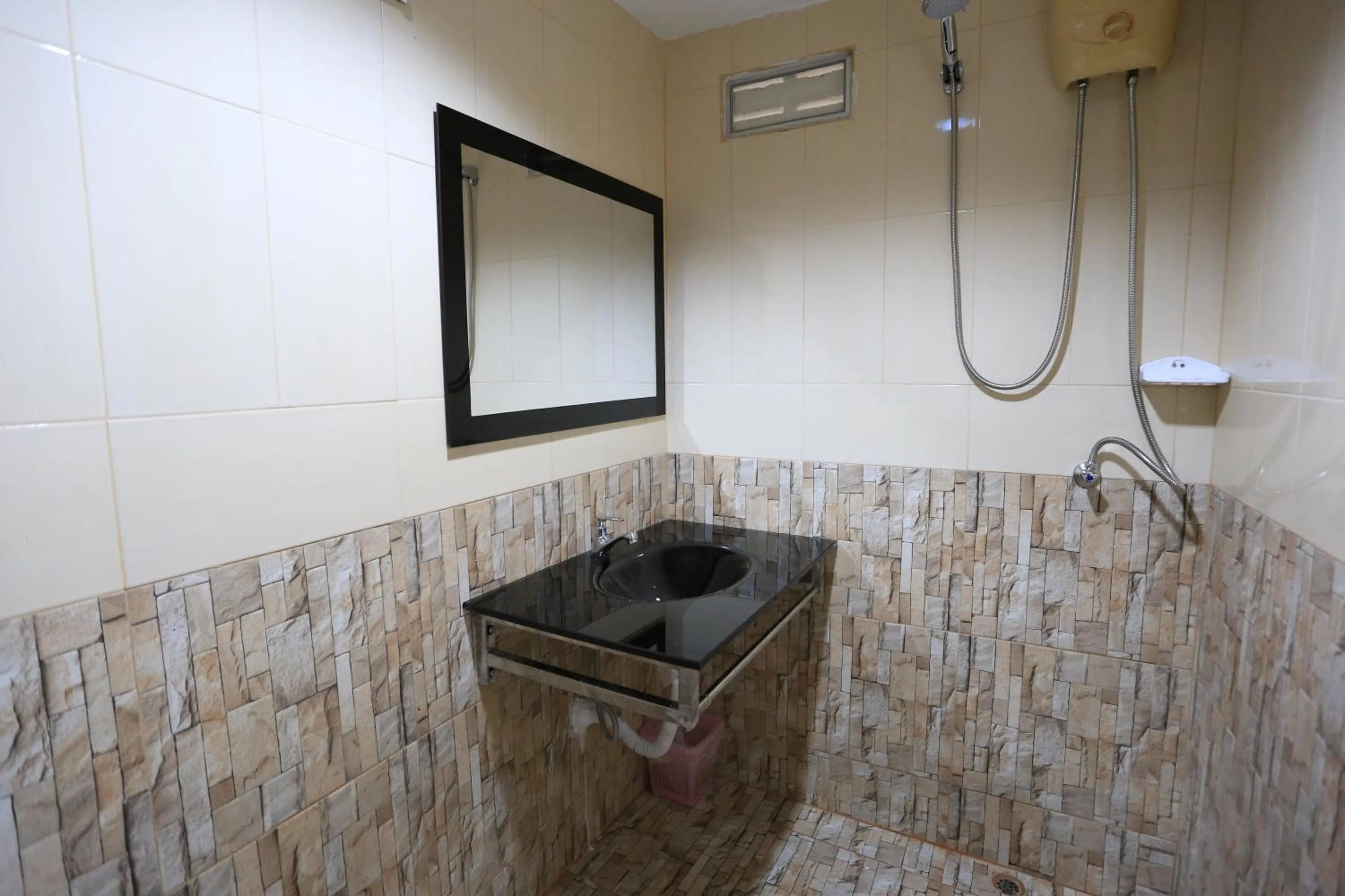 Shower in The Siam Guest House - SHA Extra Plus