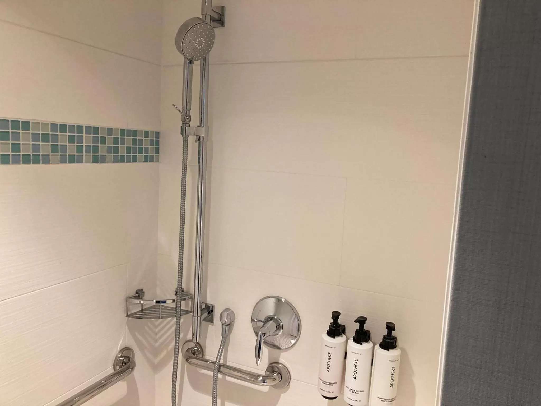 Photo of the whole room in Crowne Plaza Ventura Beach by IHG