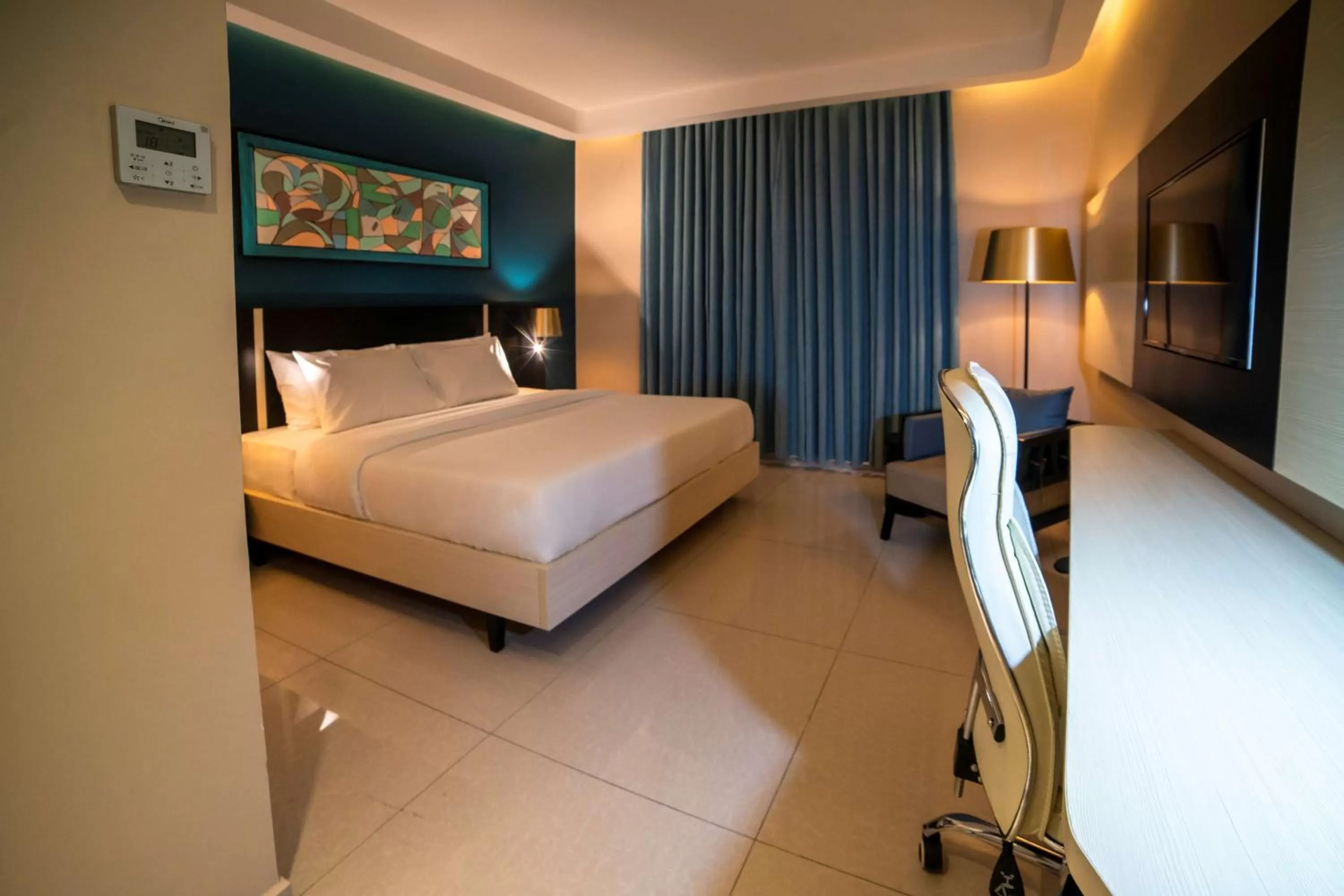 Photo of the whole room, Bed in Best Western Plus Soaho Douala Airport