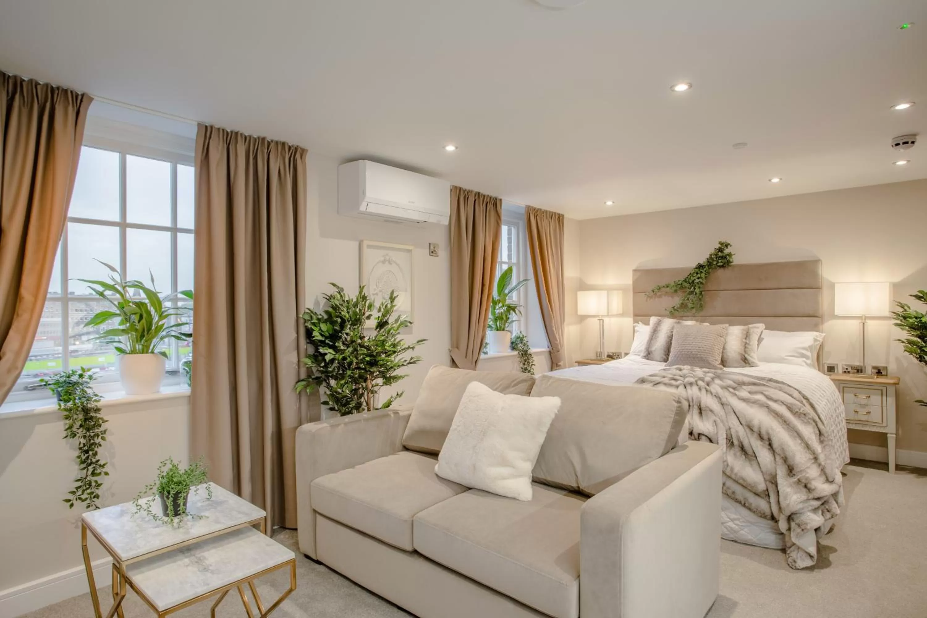 Photo of the whole room, Bed in Heritage Mews Nottingham