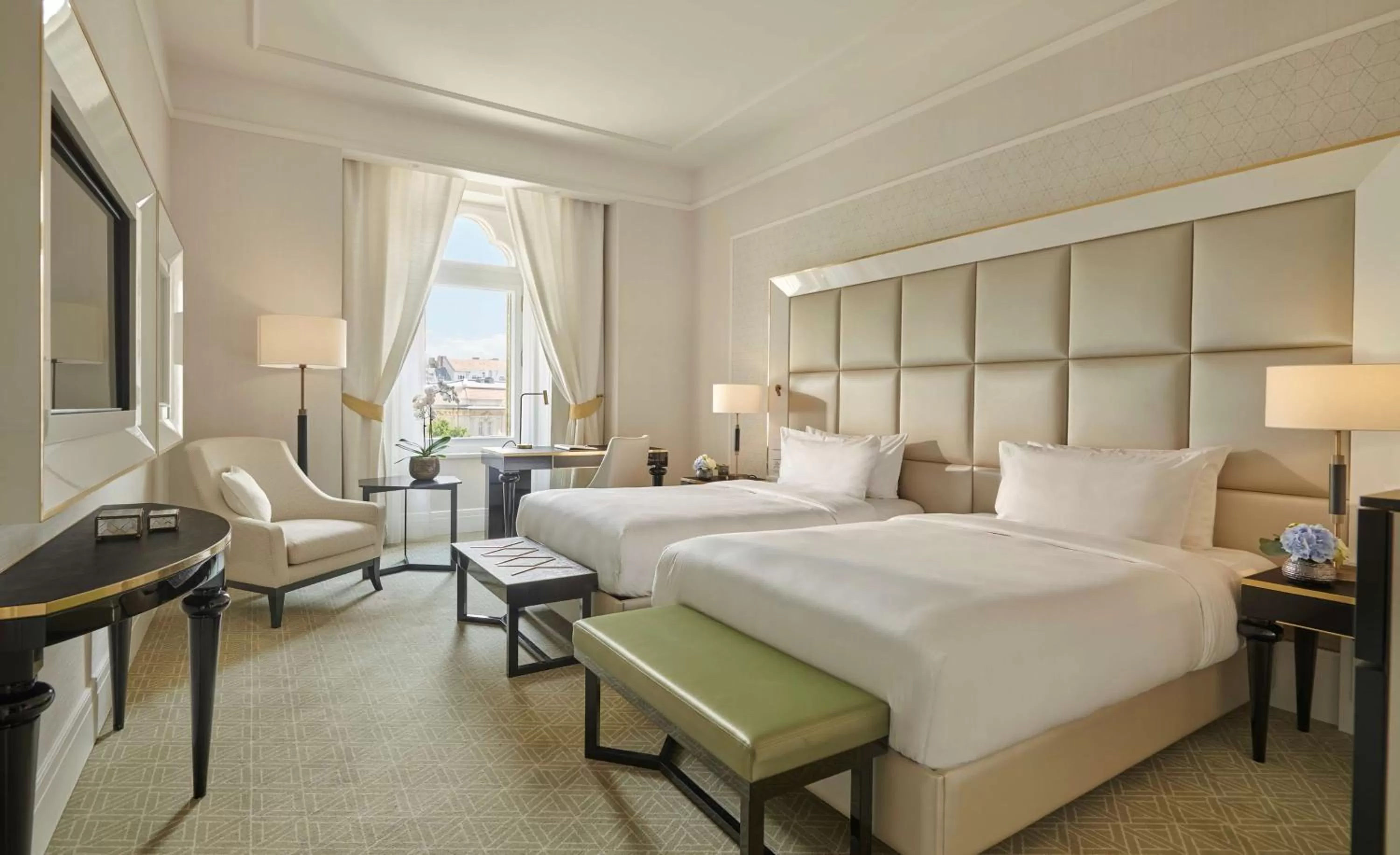 Bedroom, Bed in Párisi Udvar Hotel Budapest, part of Hyatt
