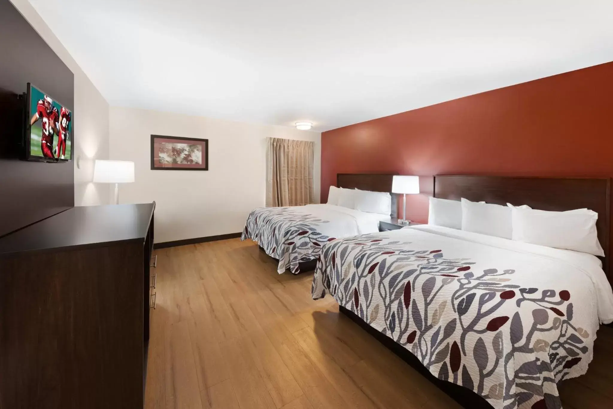 Deluxe Room with Two Double Beds Disability Access Roll-In Shower Non-Smoking in Red Roof Inn El Paso West Deluxe Room with Two Double Beds Disability Access Roll-In Shower Non-Smoking in Red Roof Inn El Paso West