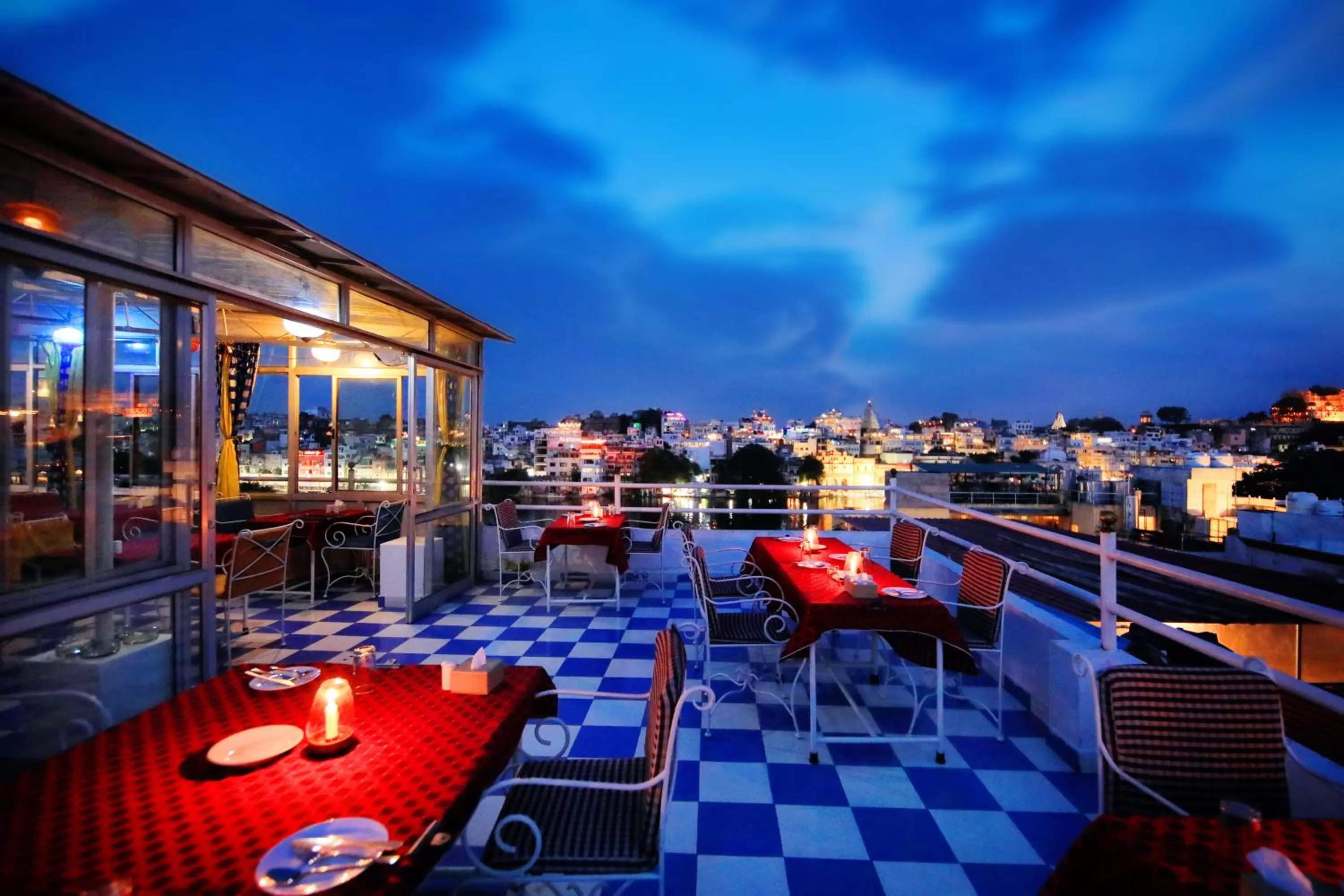 Restaurant/places to eat in Hotel Panorama Haveli