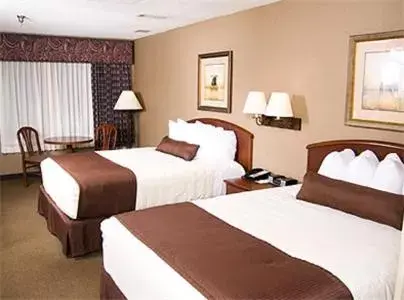 Queen Room with Two Queen Beds in C'mon Inn Queen Room with Two Queen Beds in C'mon Inn