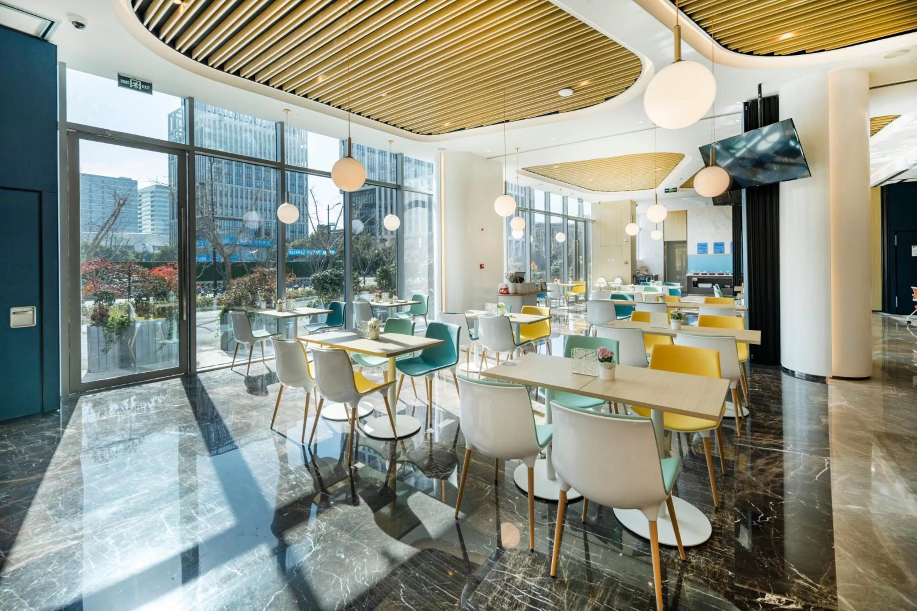 Restaurant/places to eat in Holiday Inn Express Shanghai Pudong Zhangjiang by IHG - 20 minutes to New International Expo Center and Disneyland
