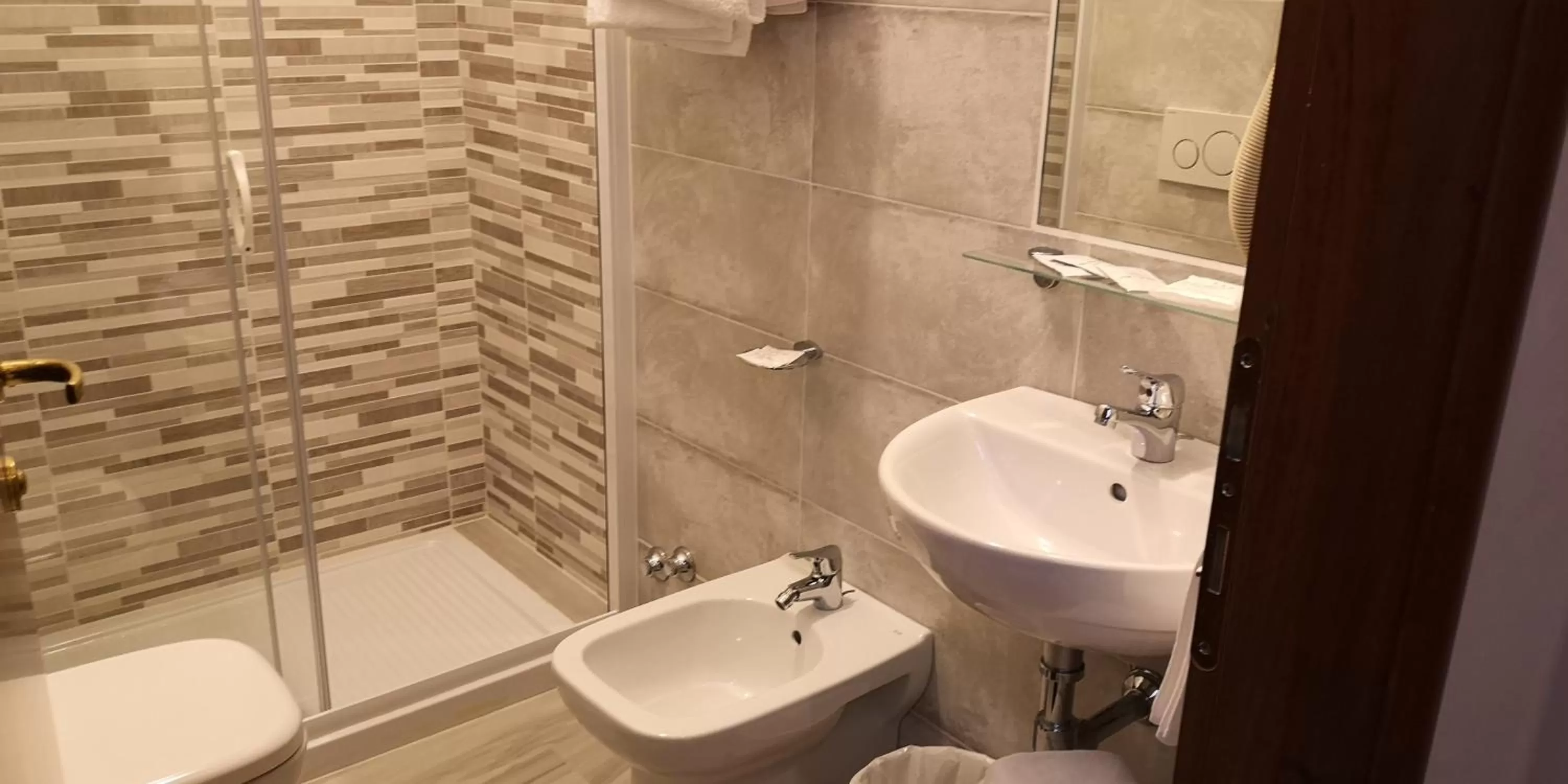 Bathroom in AUTO PARK Hotel