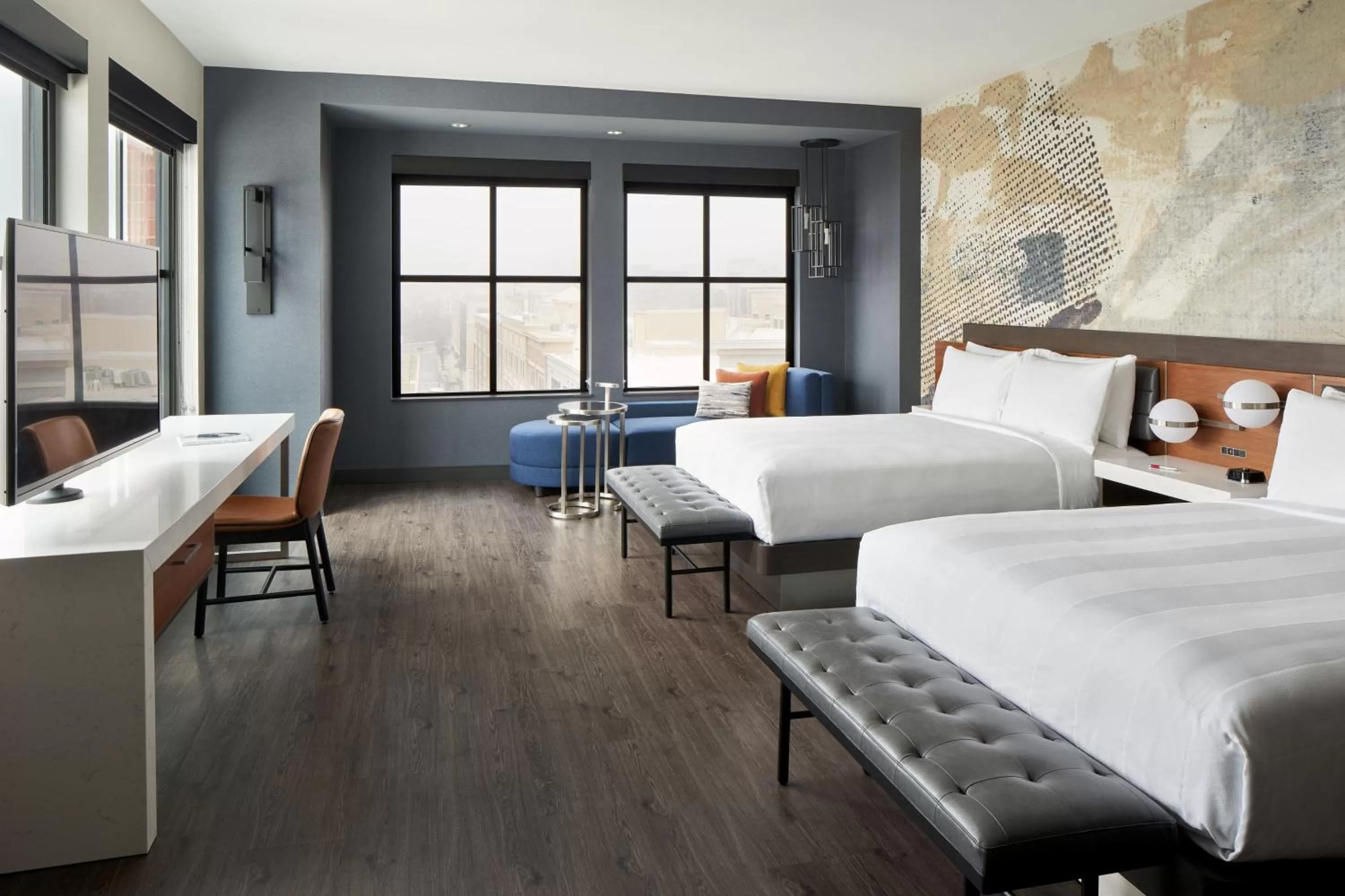 Photo of the whole room, Bed in Marriott Owings Mills Metro Centre