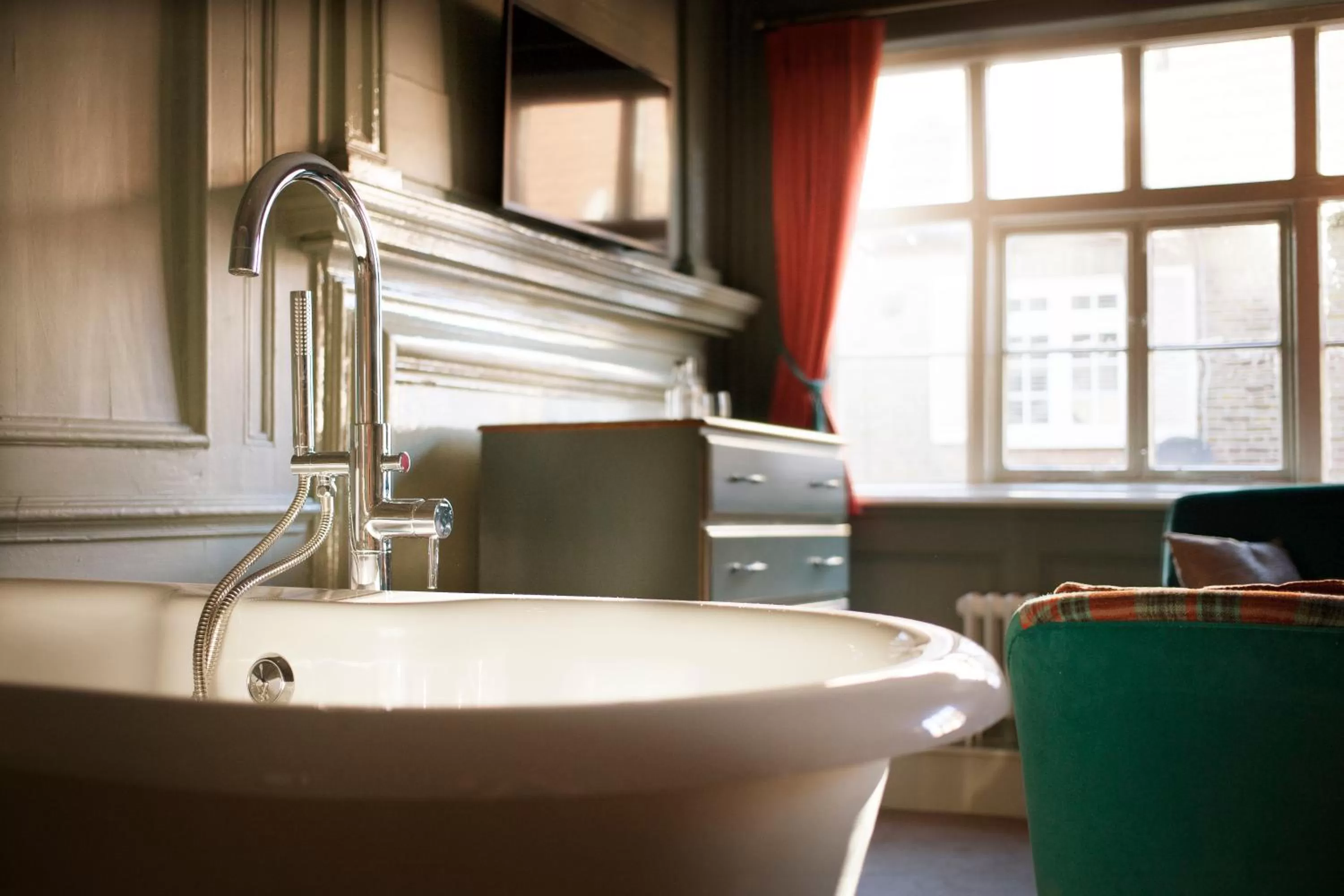 Bedroom in The Ostrich Inn Colnbrook London Heathrow