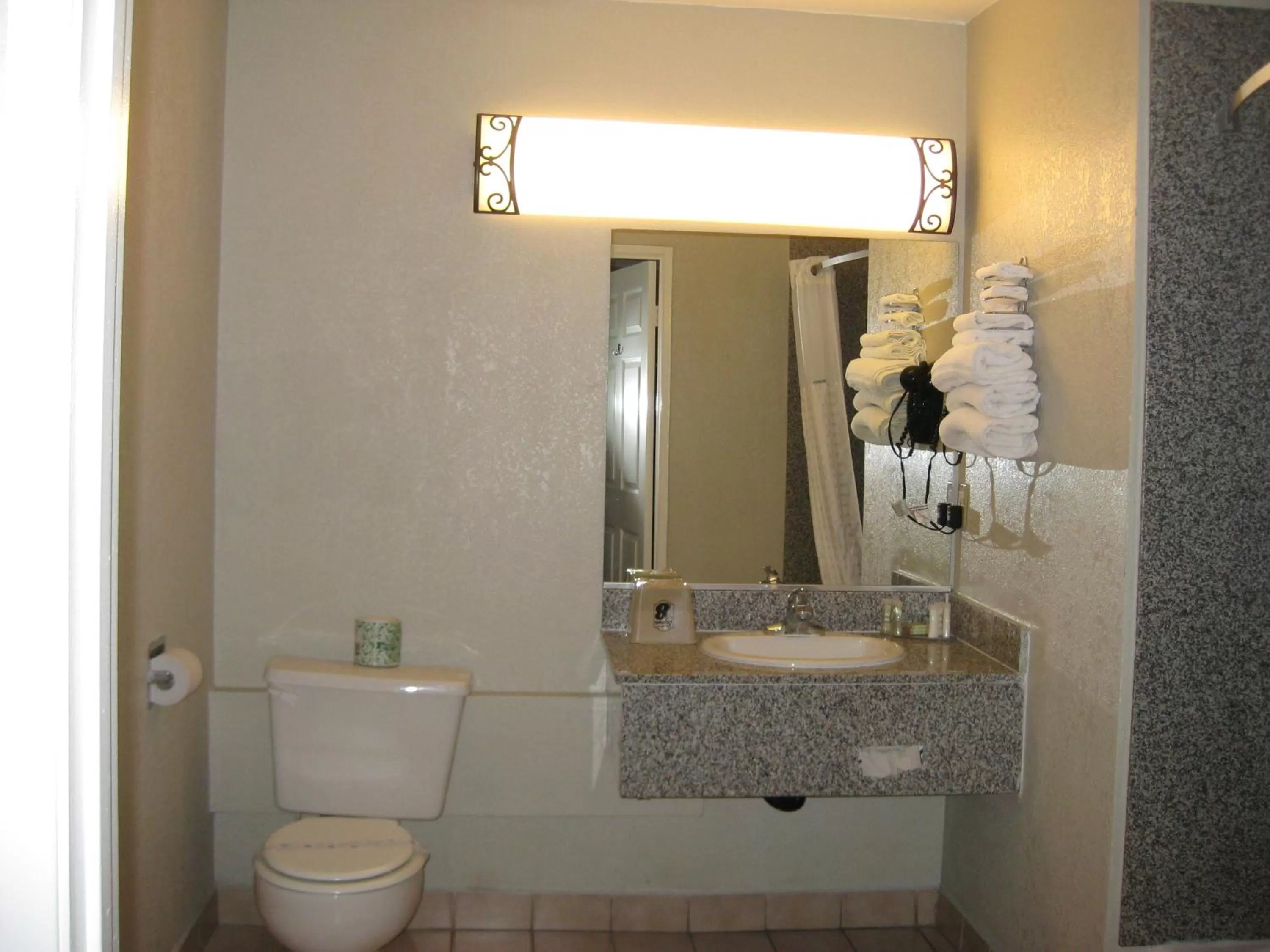 King Studio Suite - Non-Smoking in super 8 inglewood