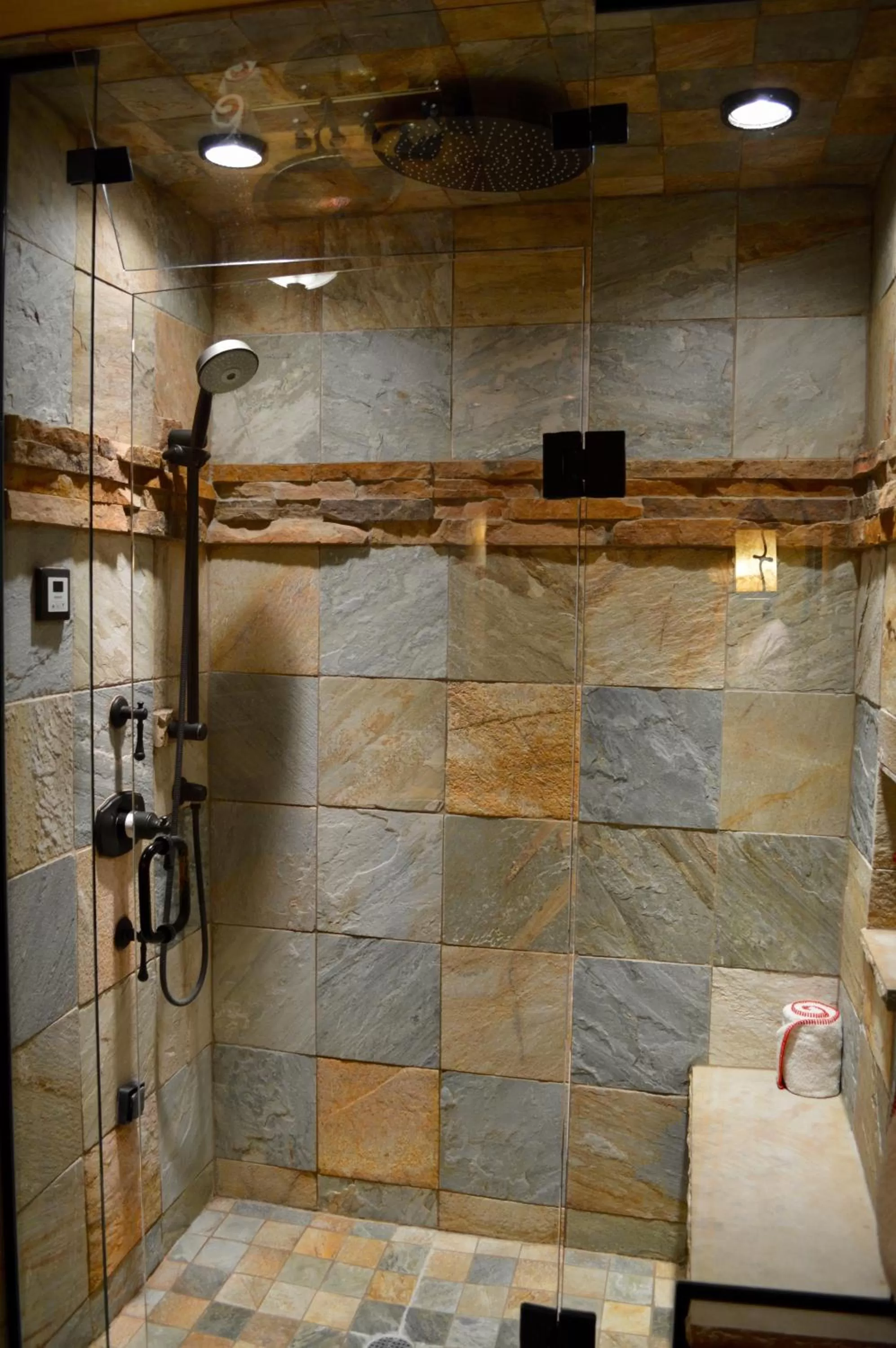 Shower in Niwot Inn & Spa