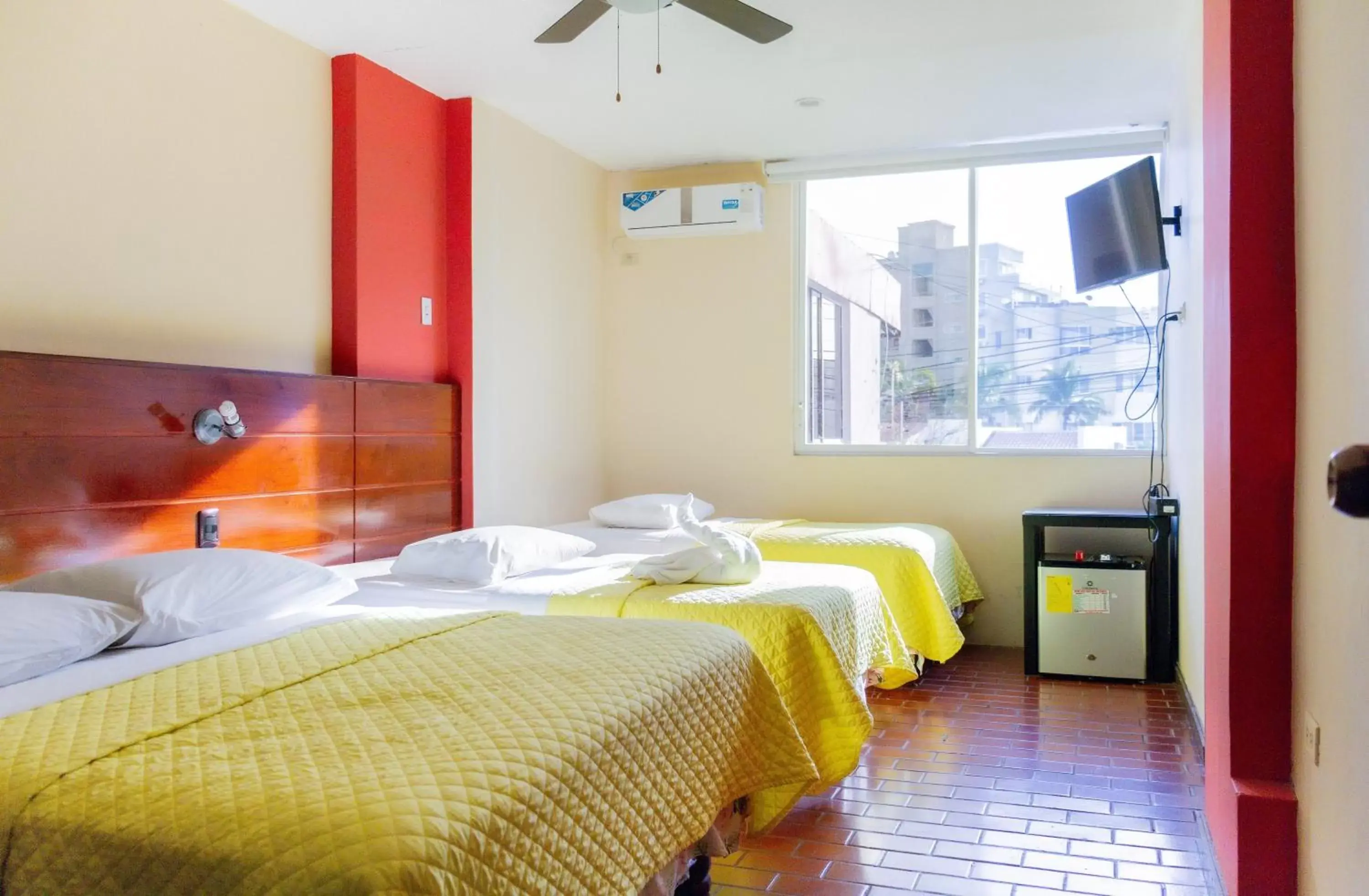 Quadruple Room in Hostal Antares Quadruple Room in Hostal Antares