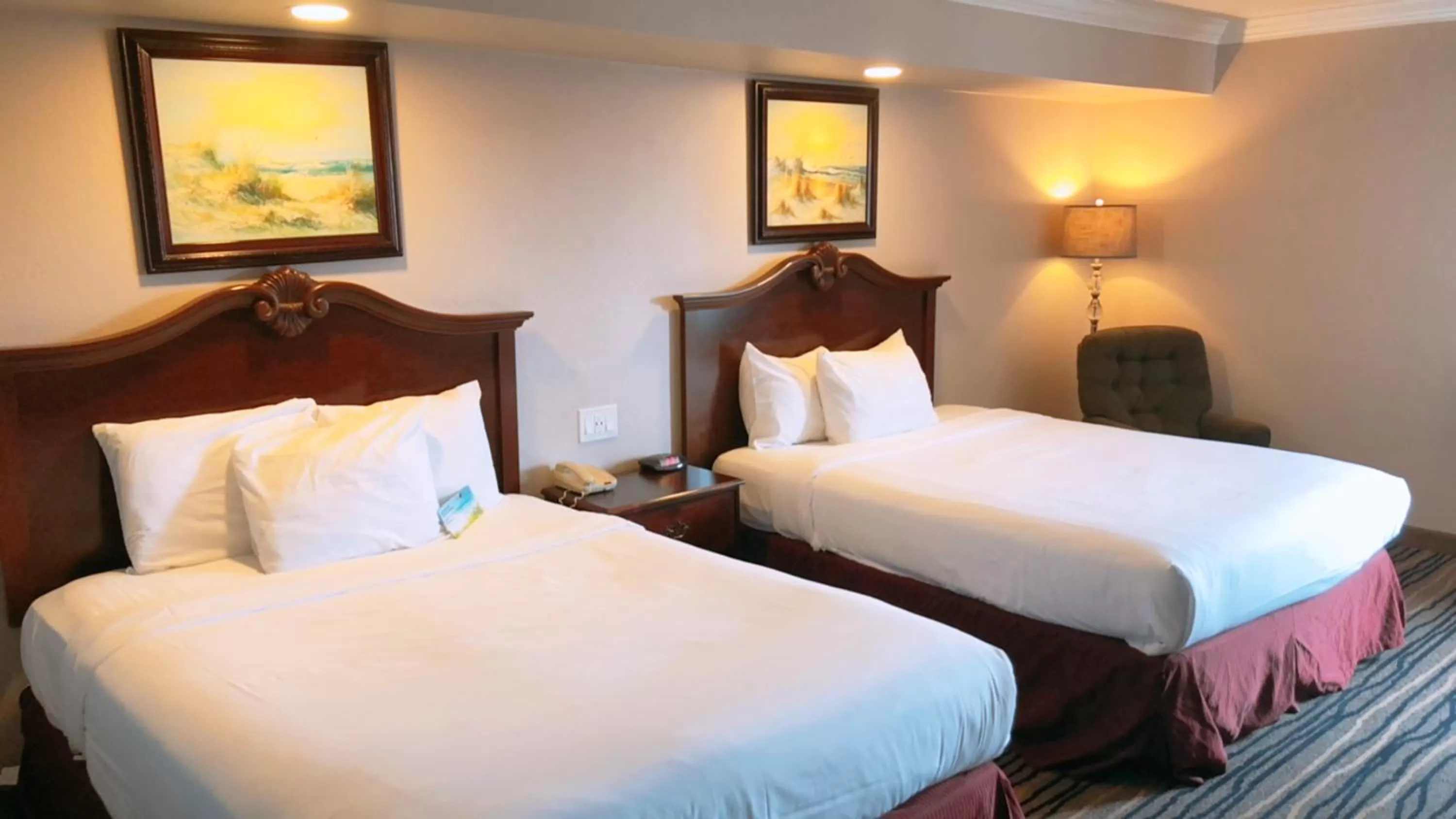 Bed in Days Inn by Wyndham Eureka CA