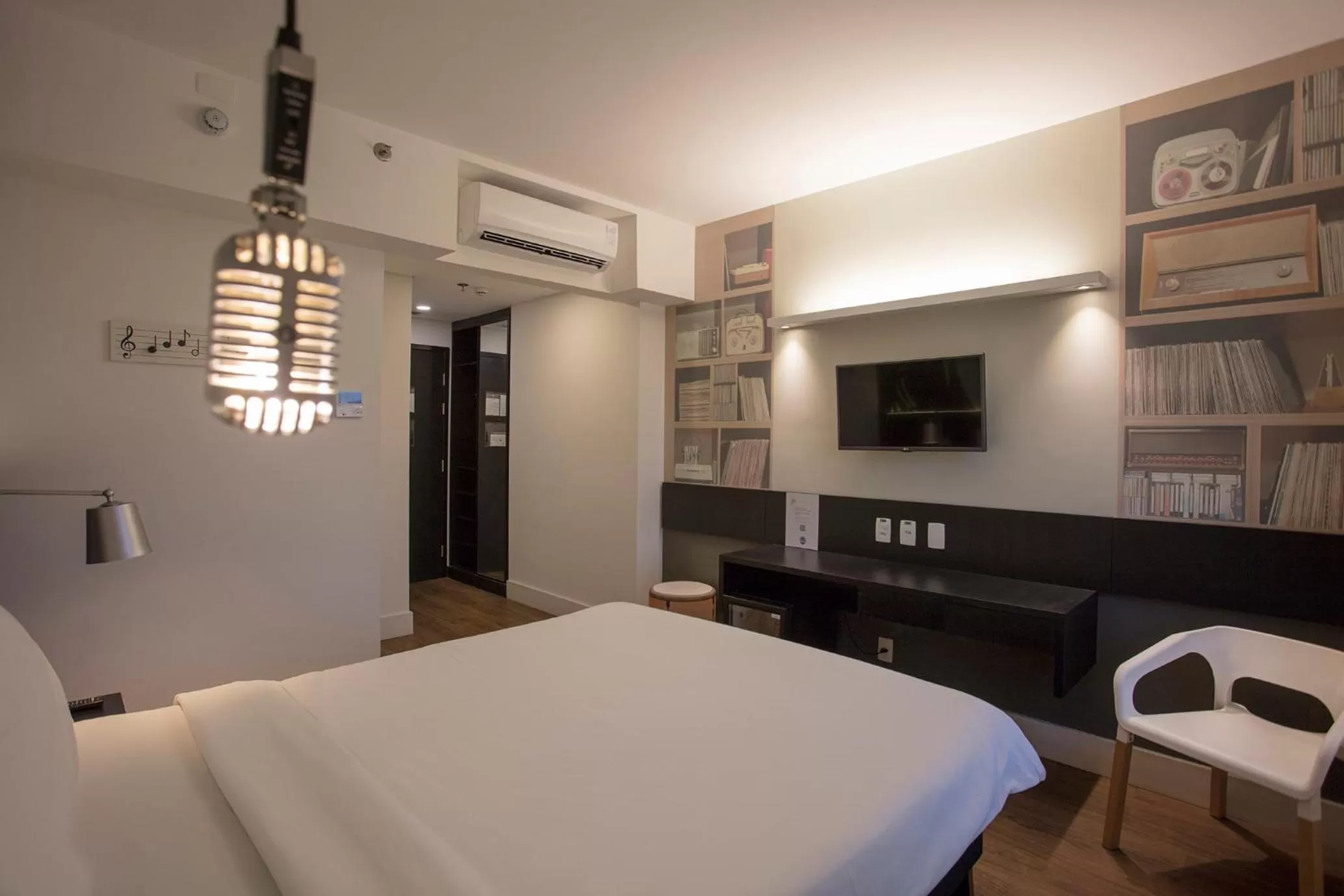 Photo of the whole room, Bed in ibis Styles Taubate