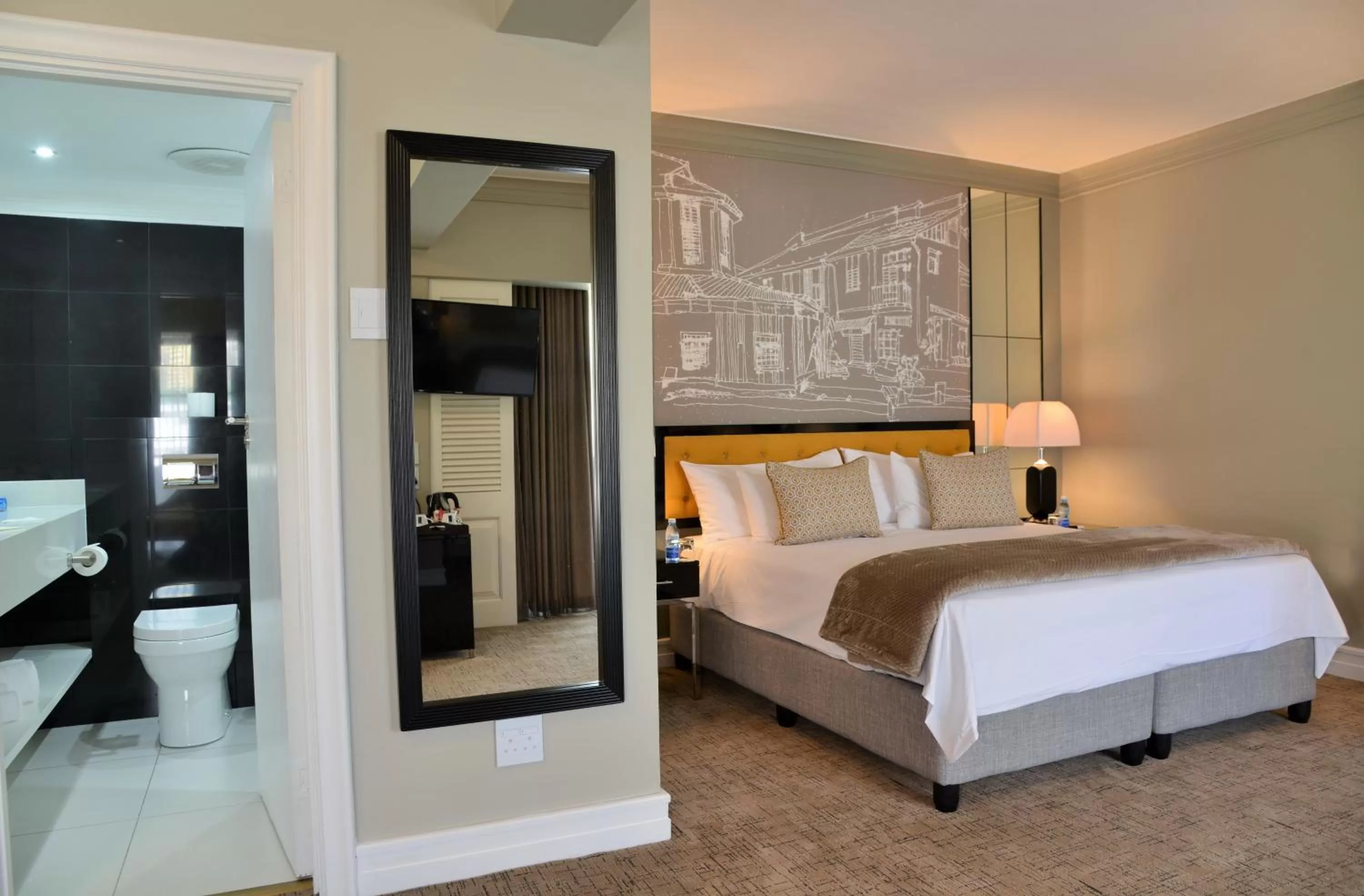 Bathroom, Bed in The Capetonian - Halal