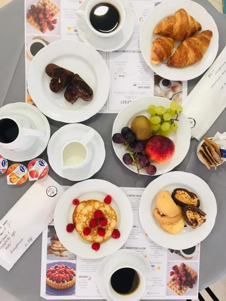 Continental breakfast in Hotel Logonovo