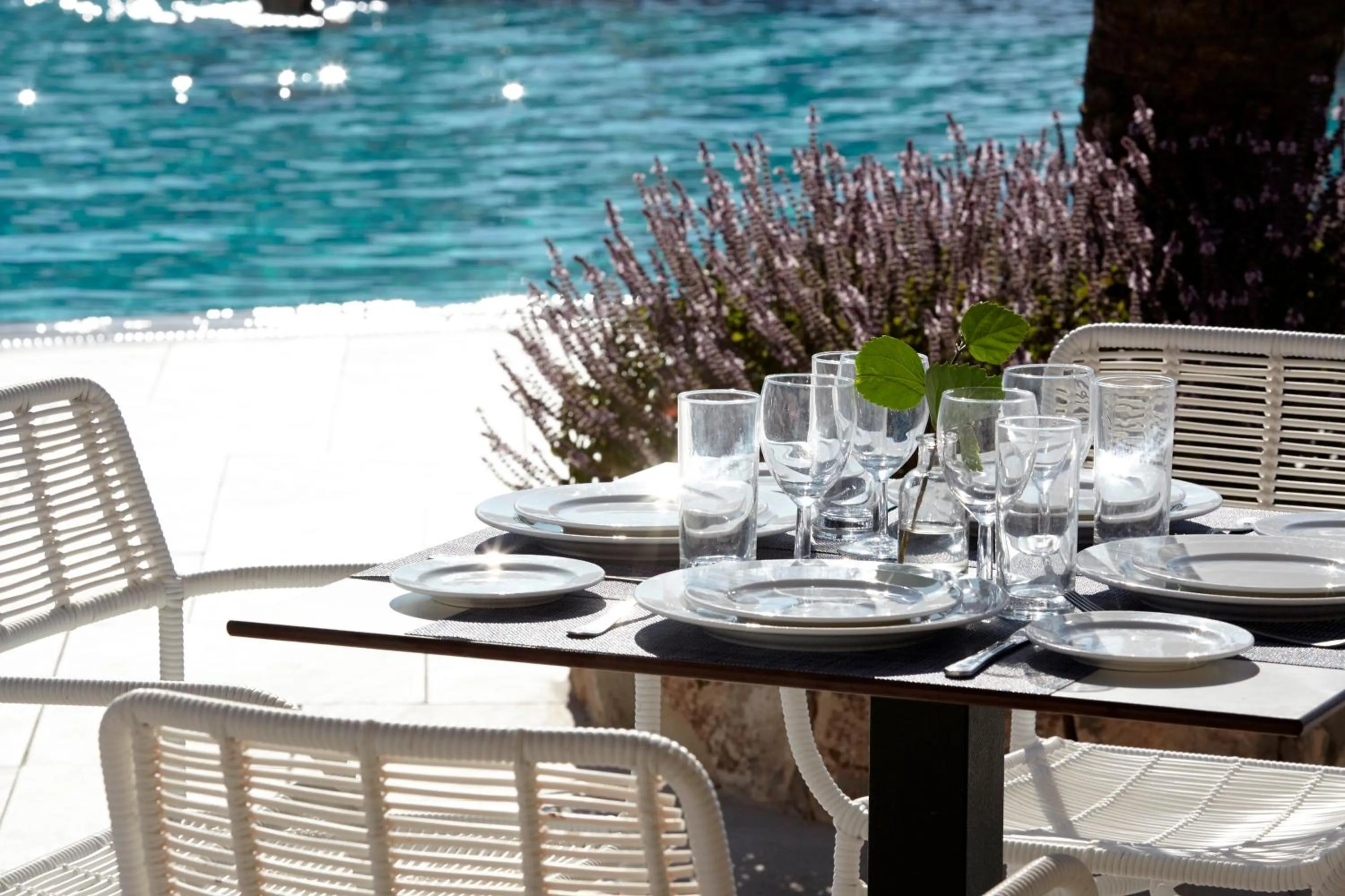 Restaurant/places to eat in Louis St. Elias Resort & Waterpark