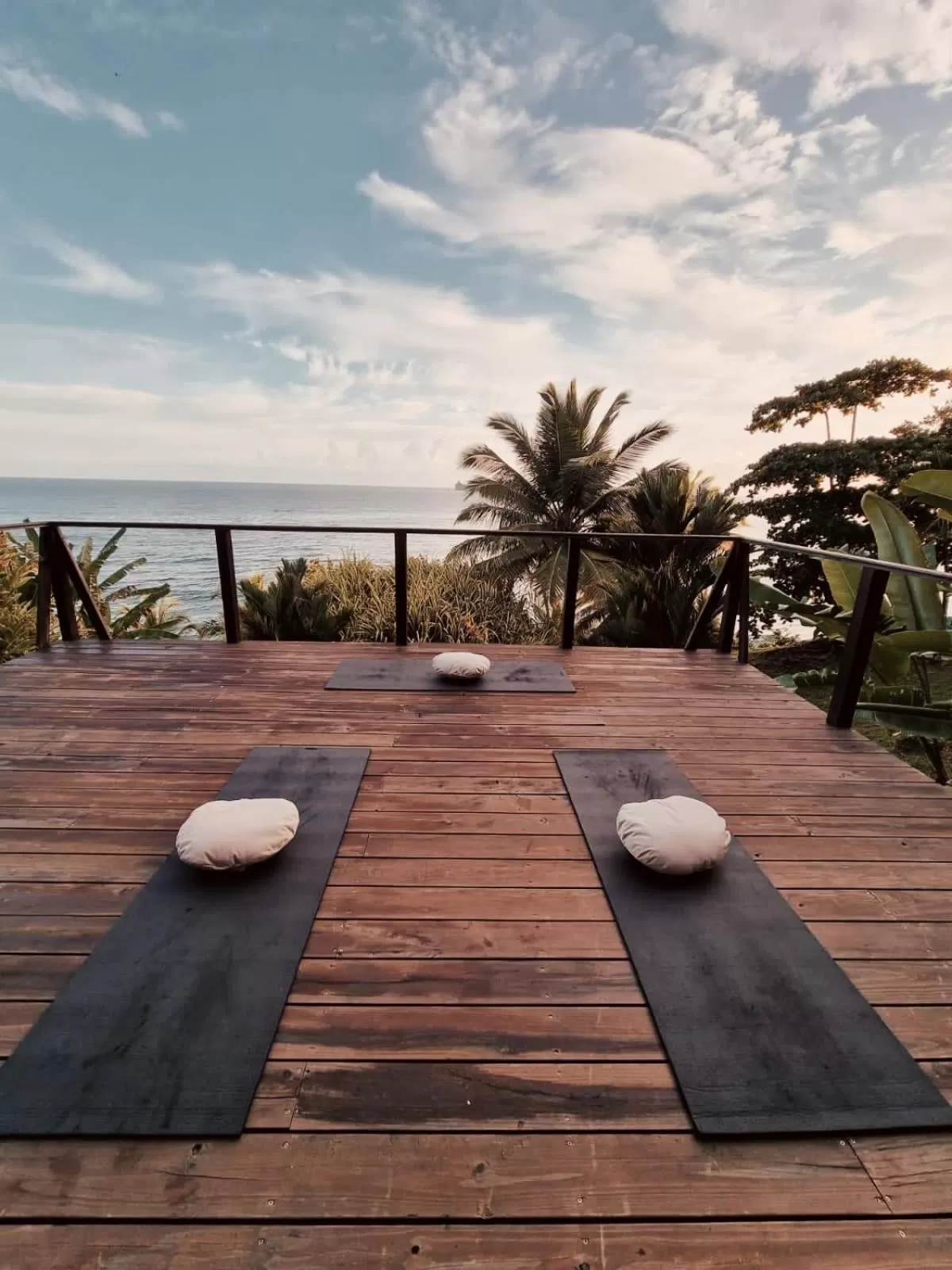 Balcony/Terrace in Bird Island Bungalows
