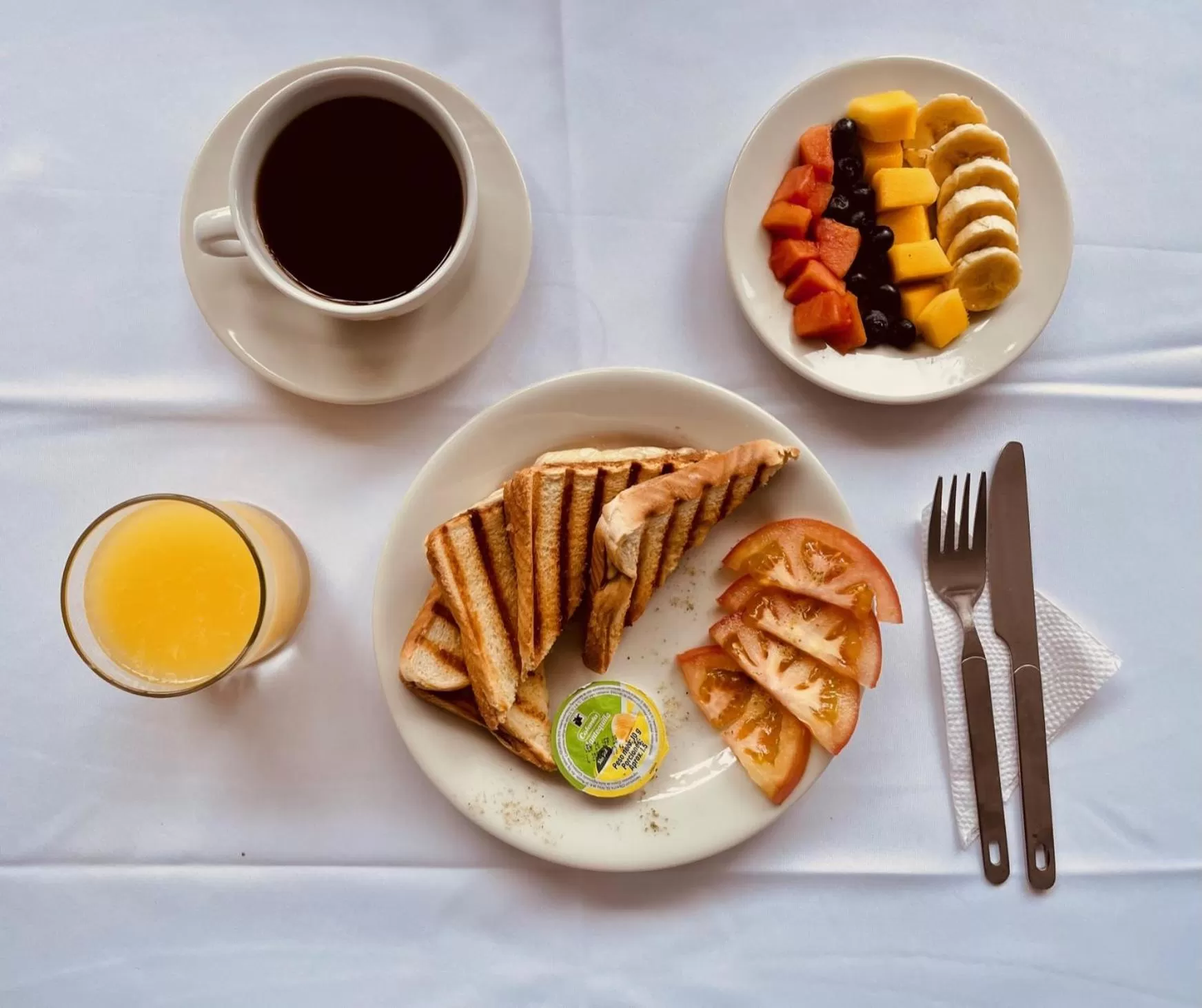 Breakfast in 3H HOTEL Av 70