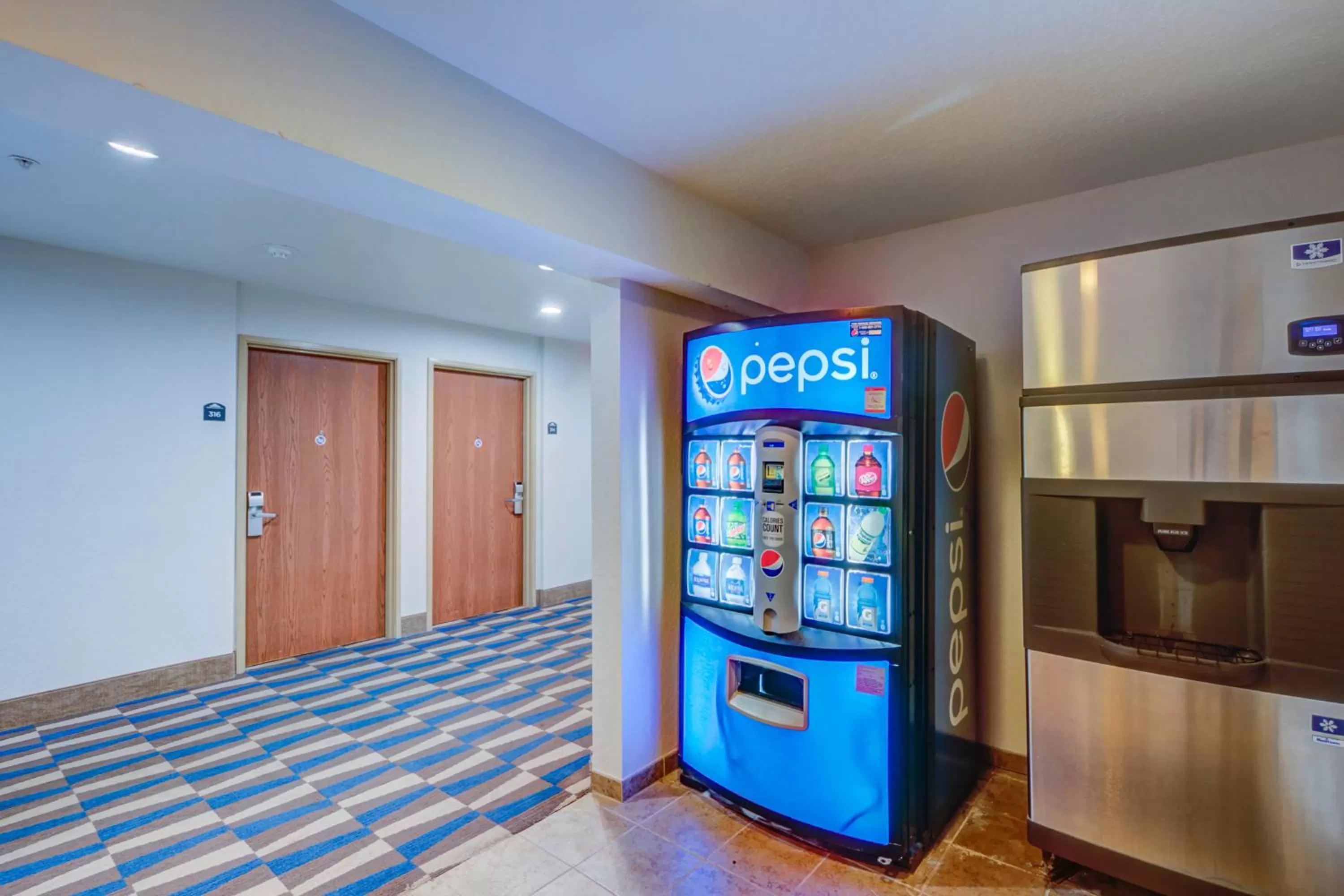 Drinks in Microtel Inn and Suites - Zephyrhills