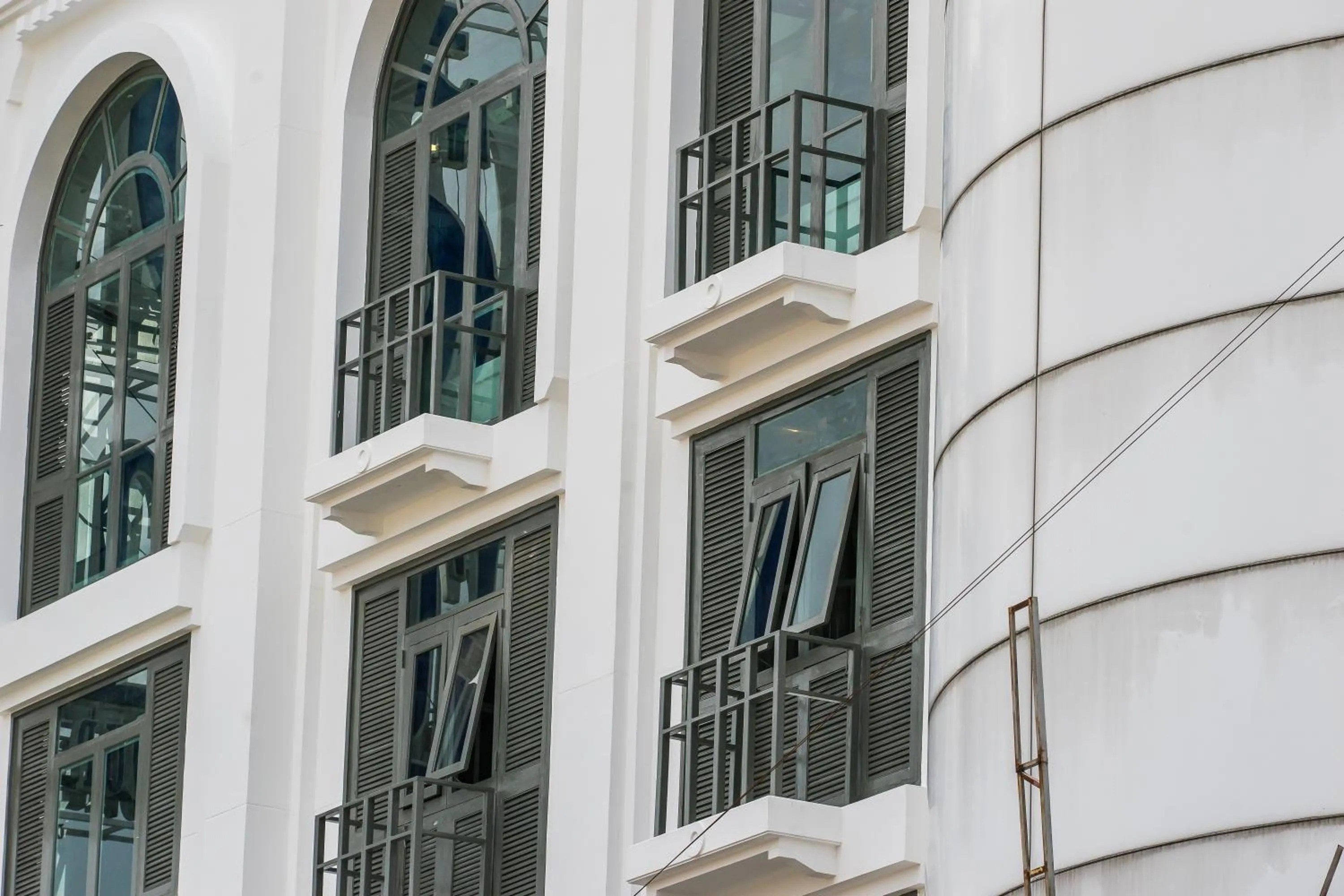 Property building in Lucky House Khaosan