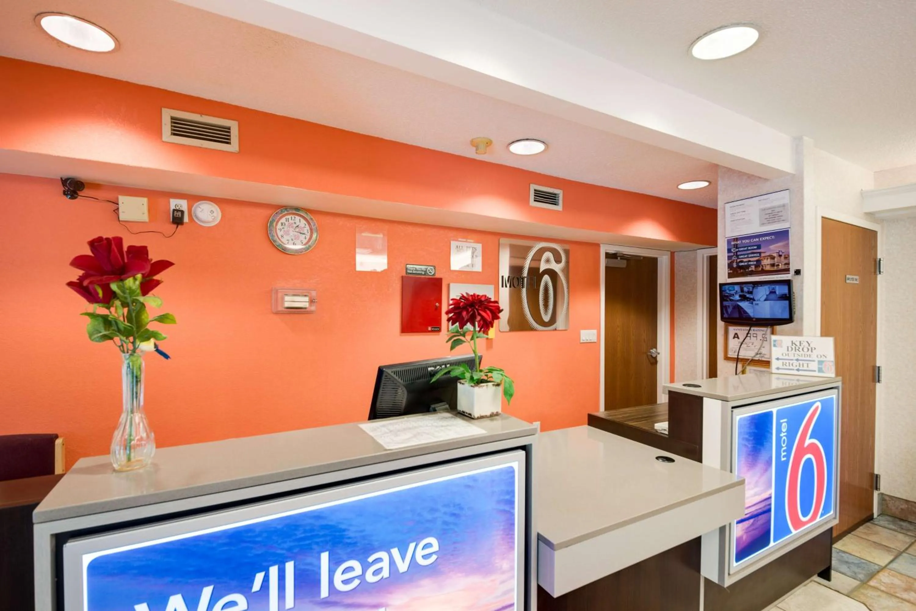 Lobby or reception in Motel 6-Statesville, NC
