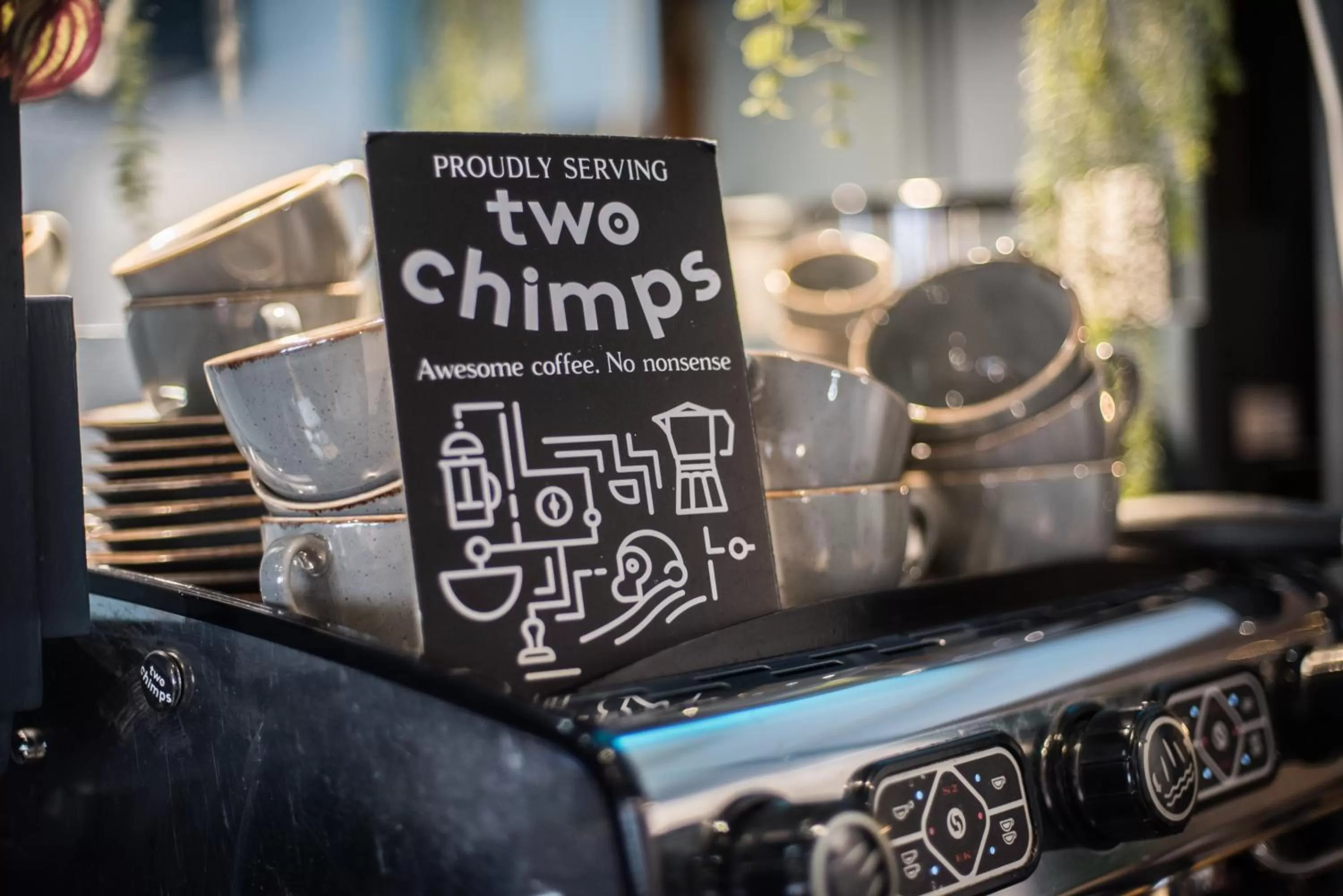 Food and drinks in The Crown