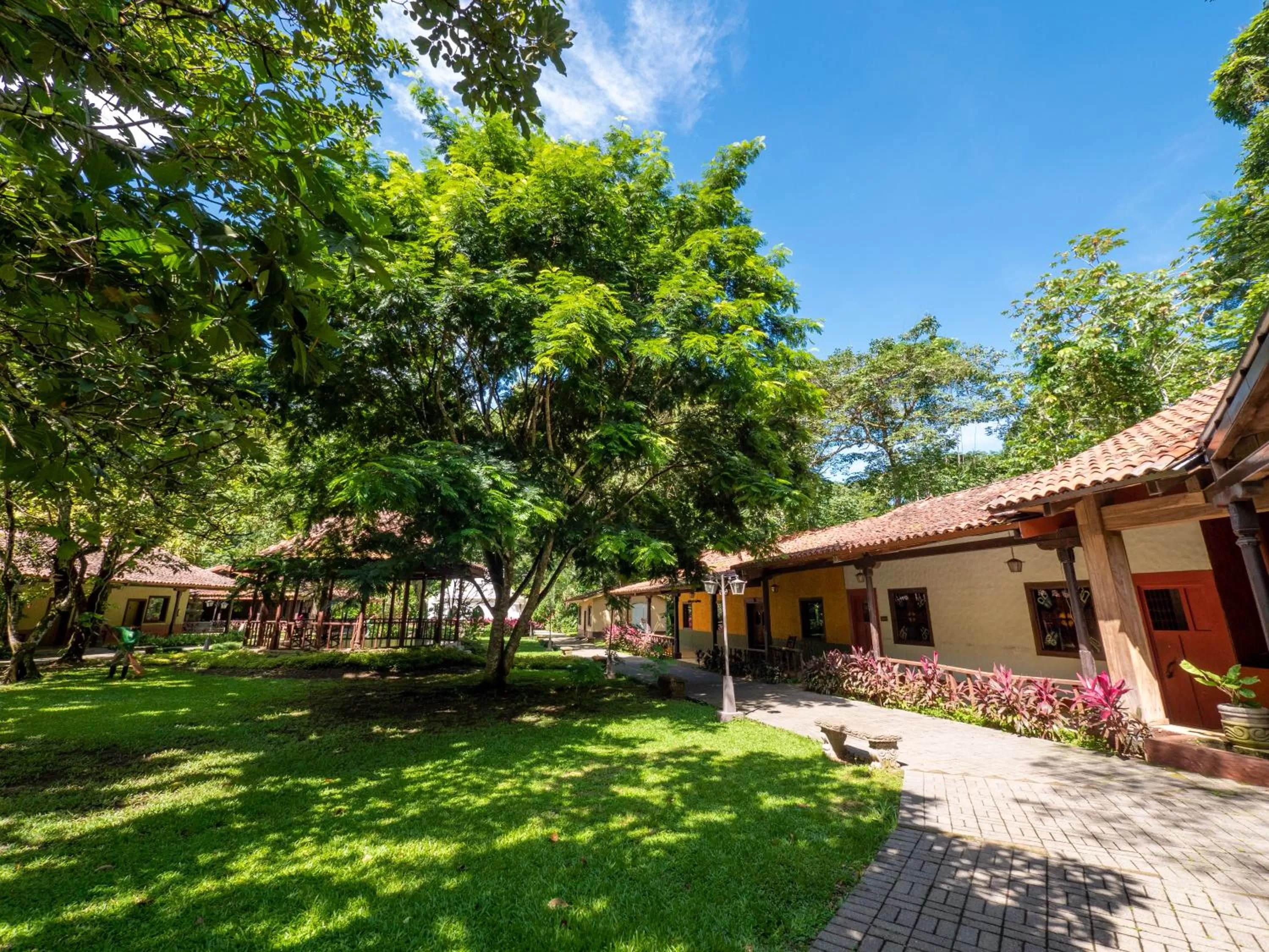 Property building in Villa Lapas Jungle Village