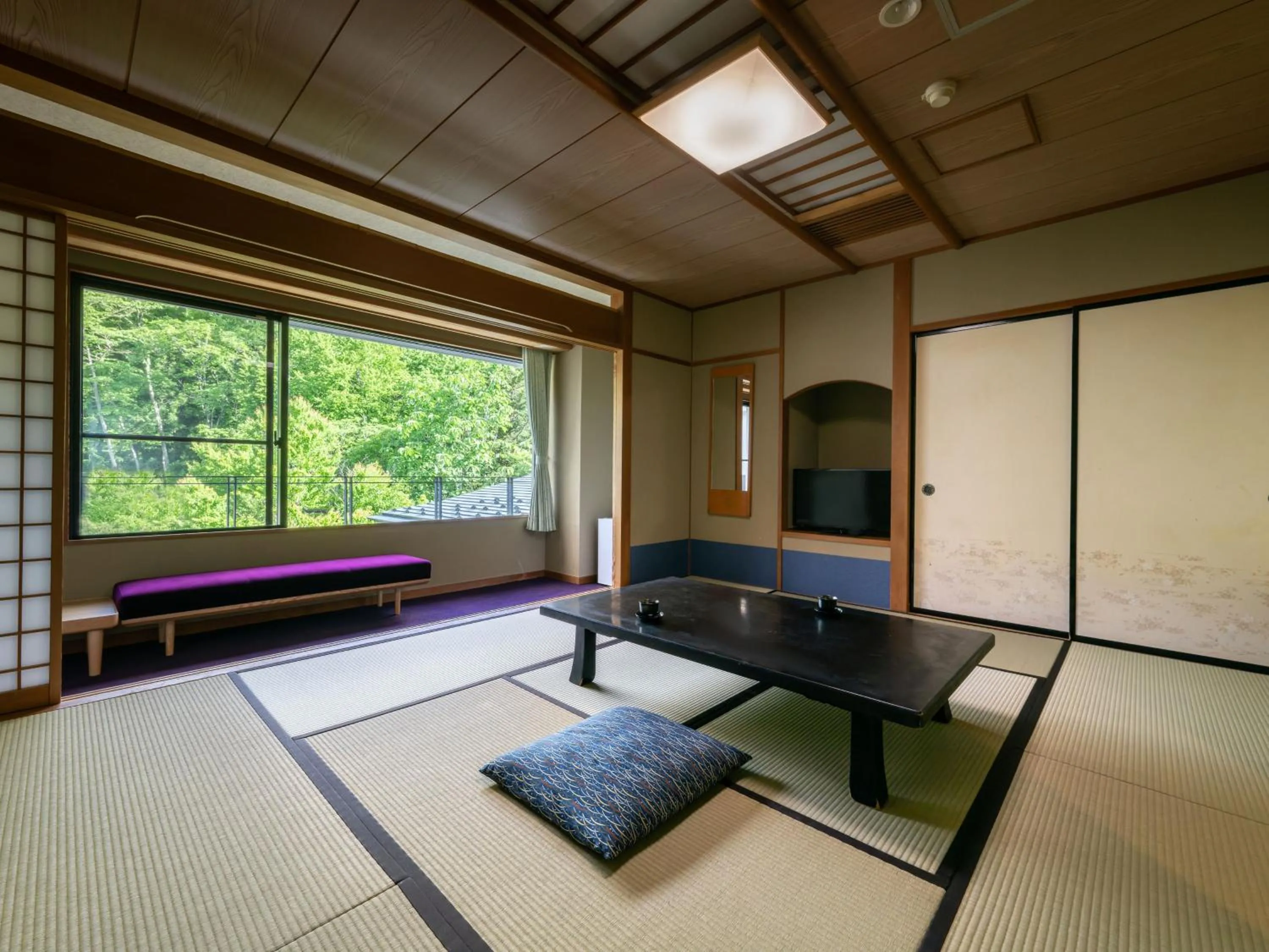 Photo of the whole room in KAMENOI HOTEL Nikko Yunishigawa All-Inclusive Resort