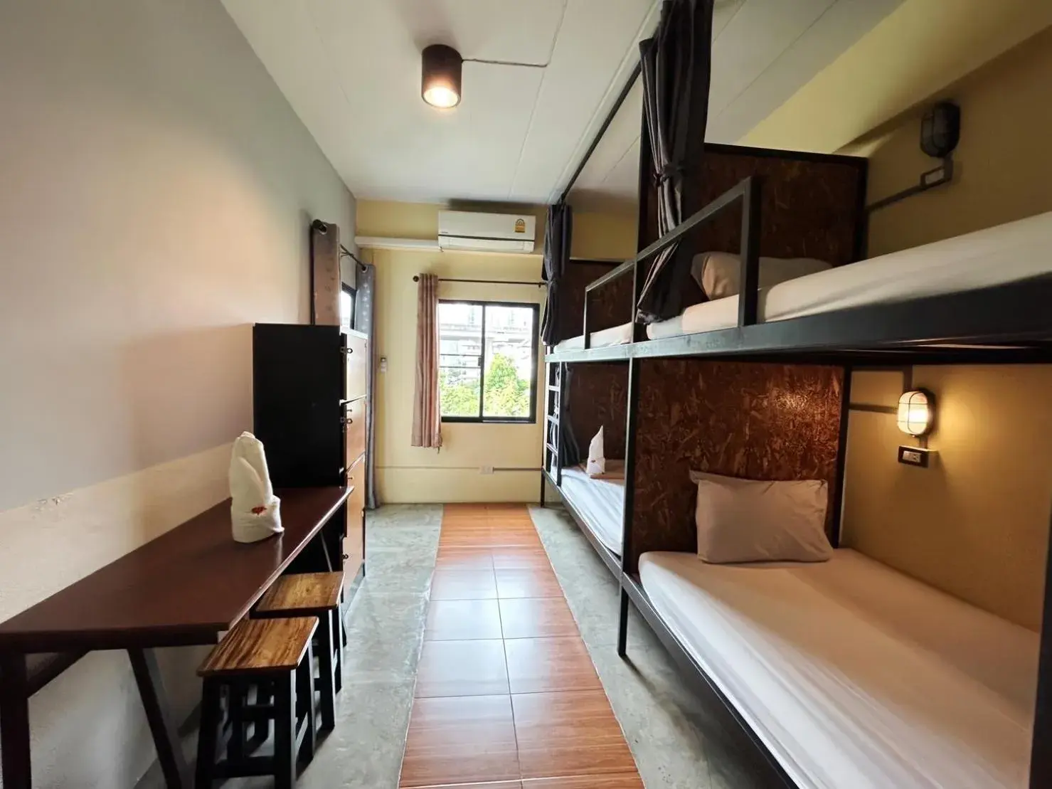 Private 4-Bed with Bathroom in Hide Bangkok Hostel Private 4-Bed with Bathroom in Hide Bangkok Hostel