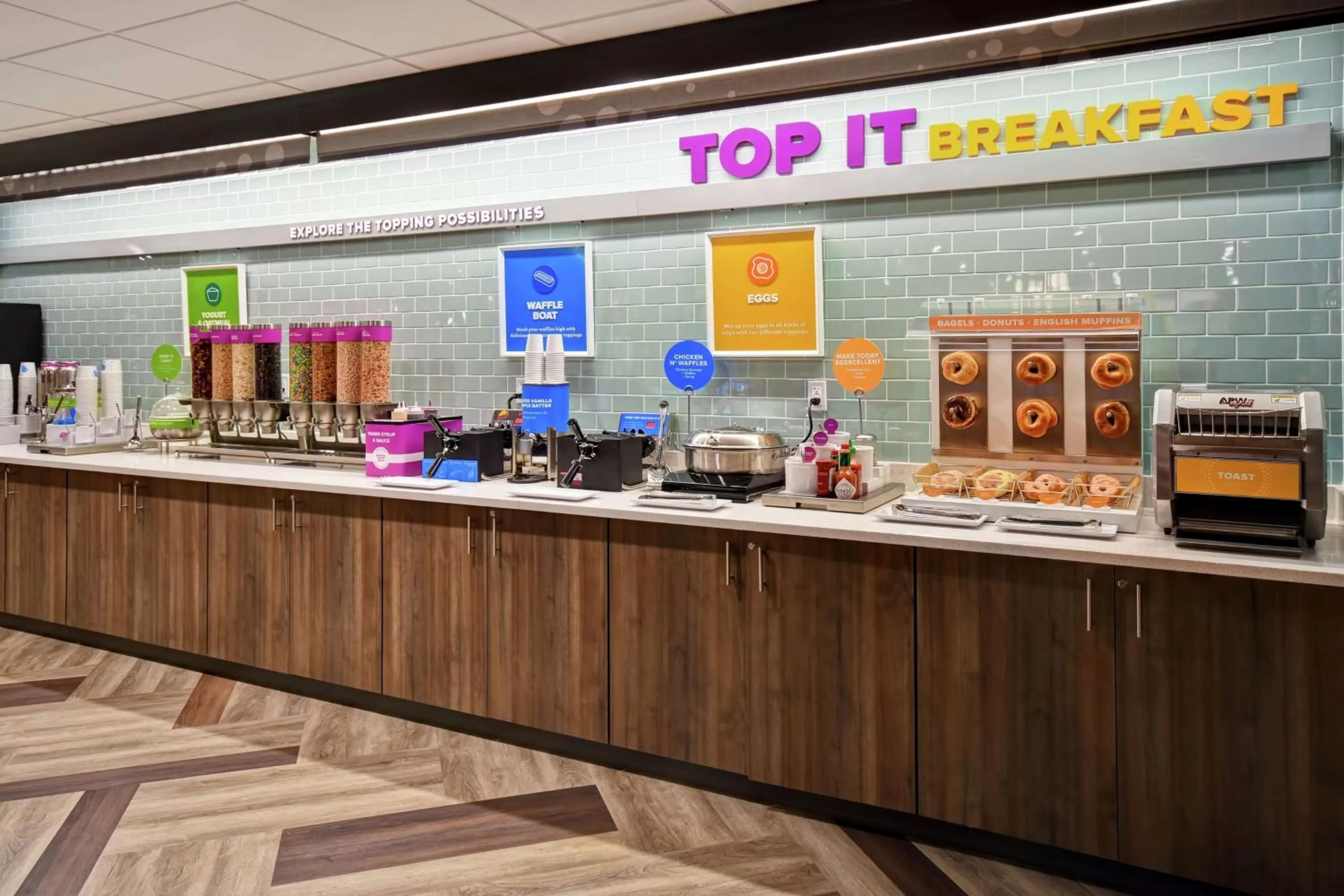 Dining area in Tru By Hilton Fort Wayne