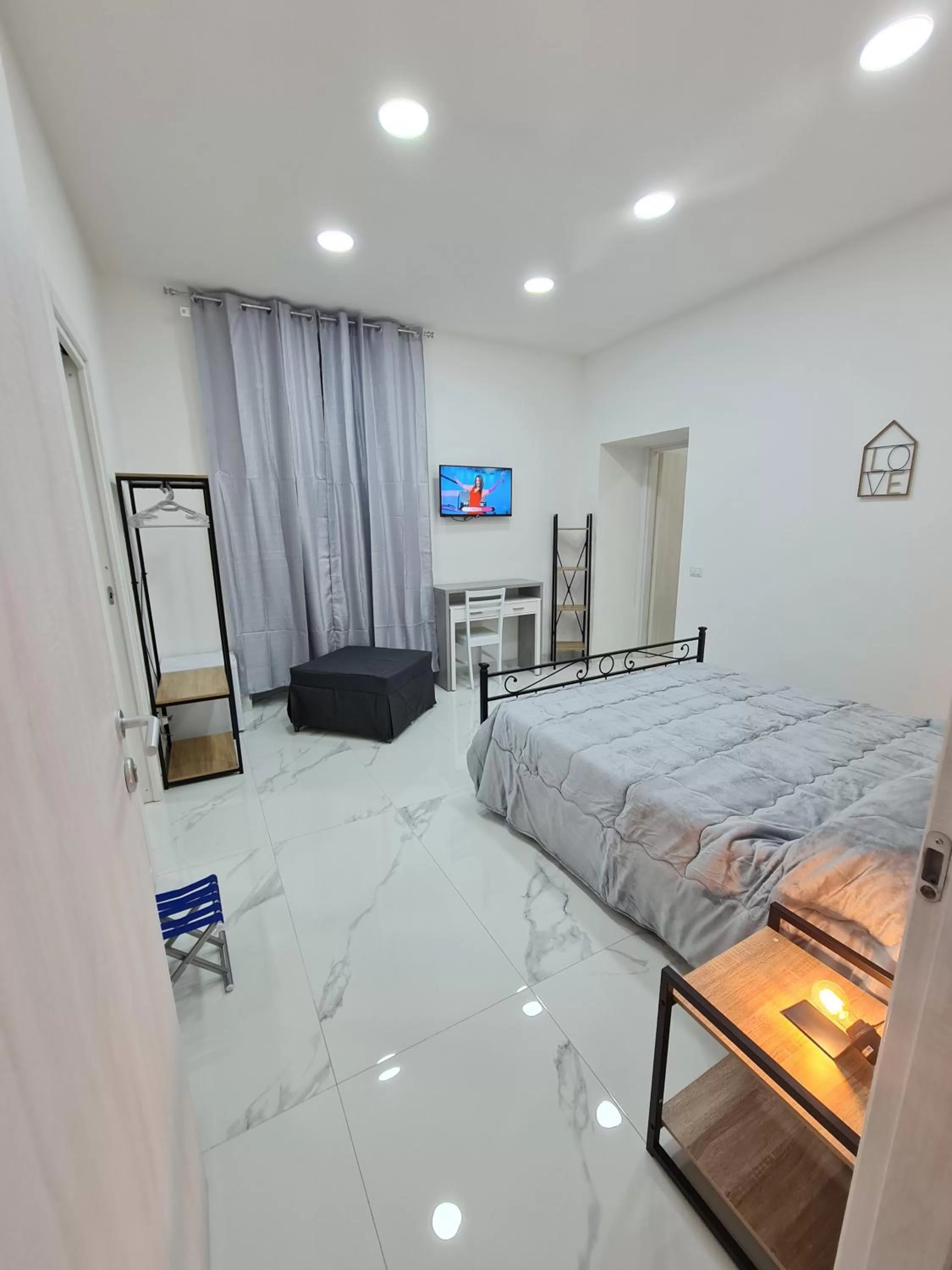 Bedroom, Bed in Lumacors House