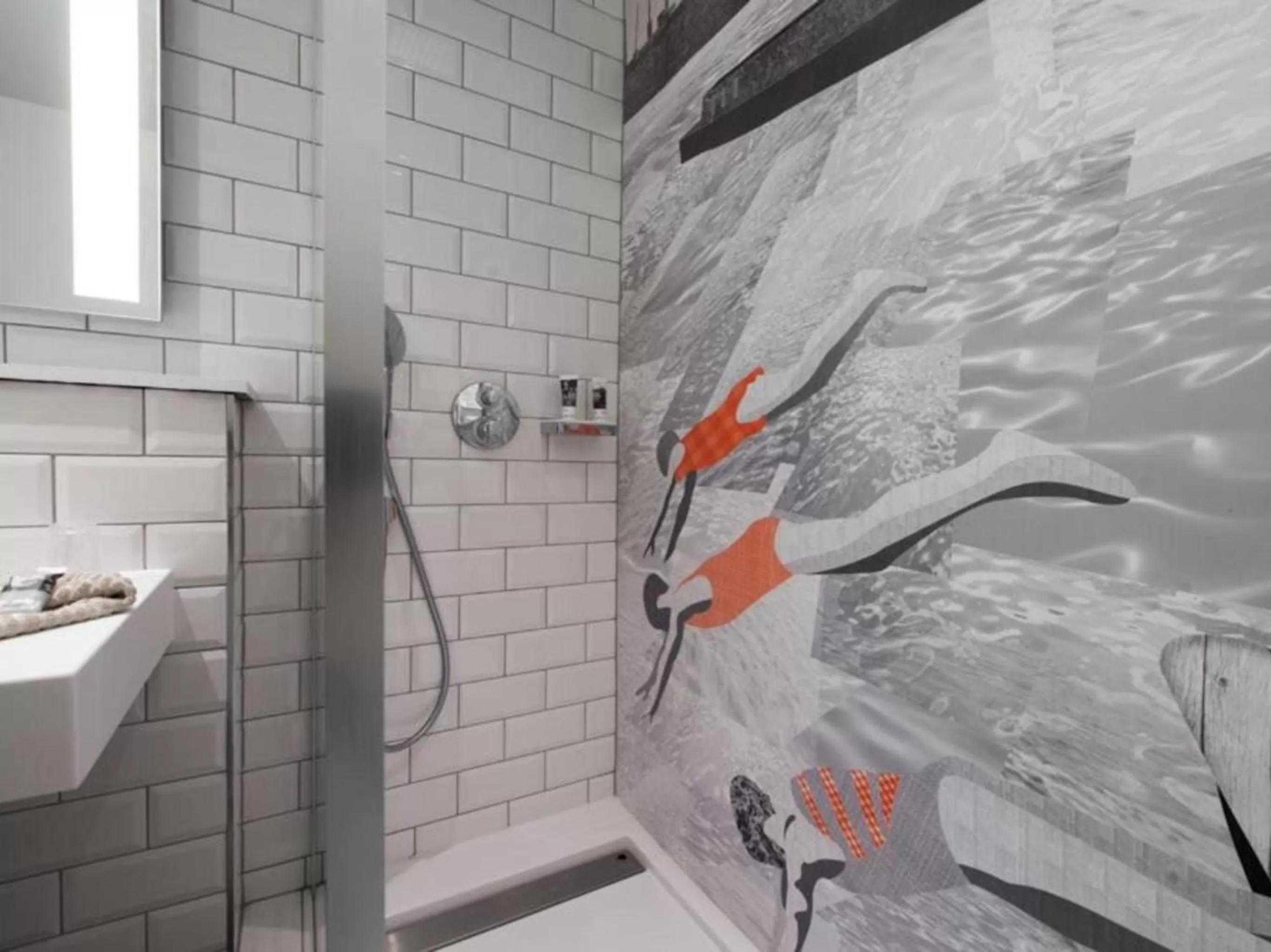 Shower in Mercure London Bridge