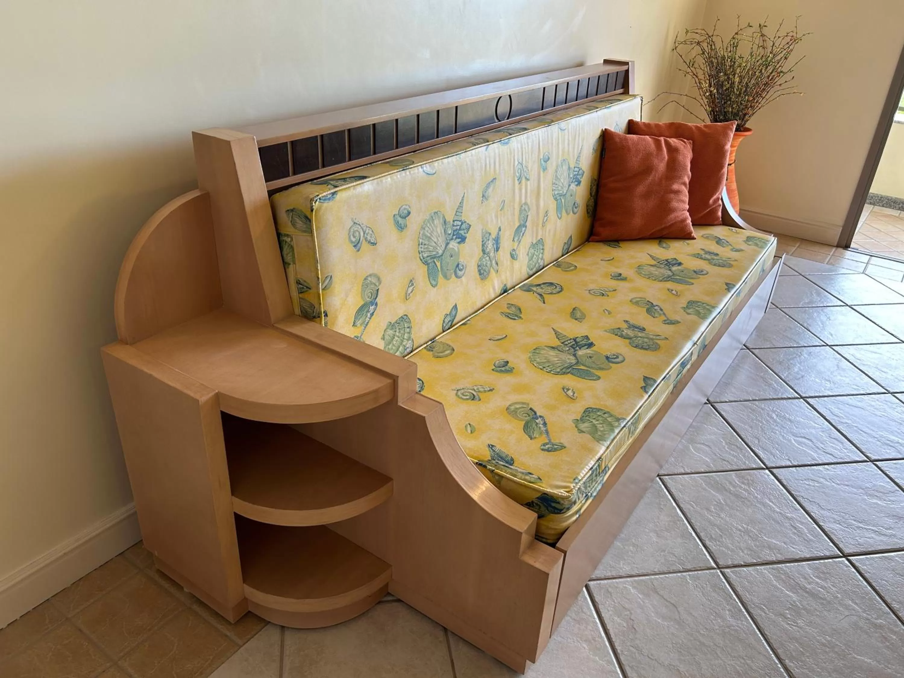 Bed, Seating Area in Golfinhos Apart Hotel