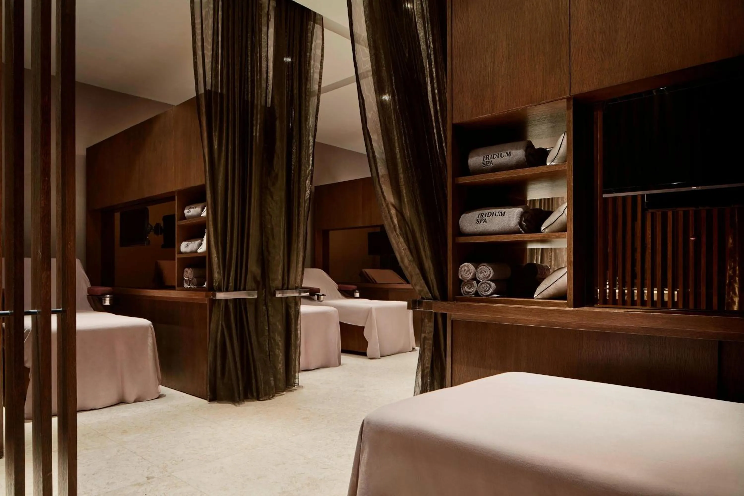 Lounge or bar, Bed in The St. Regis Kuala Lumpur