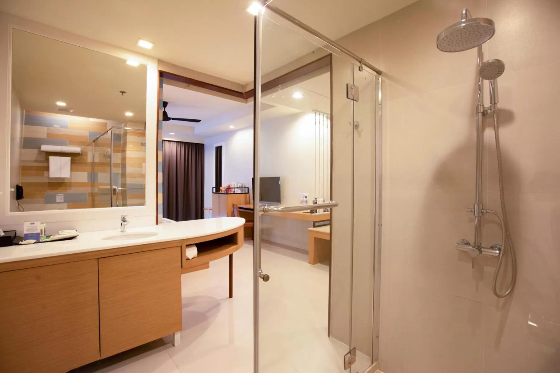 Bathroom in Holiday Ao Nang Beach Resort, Krabi
