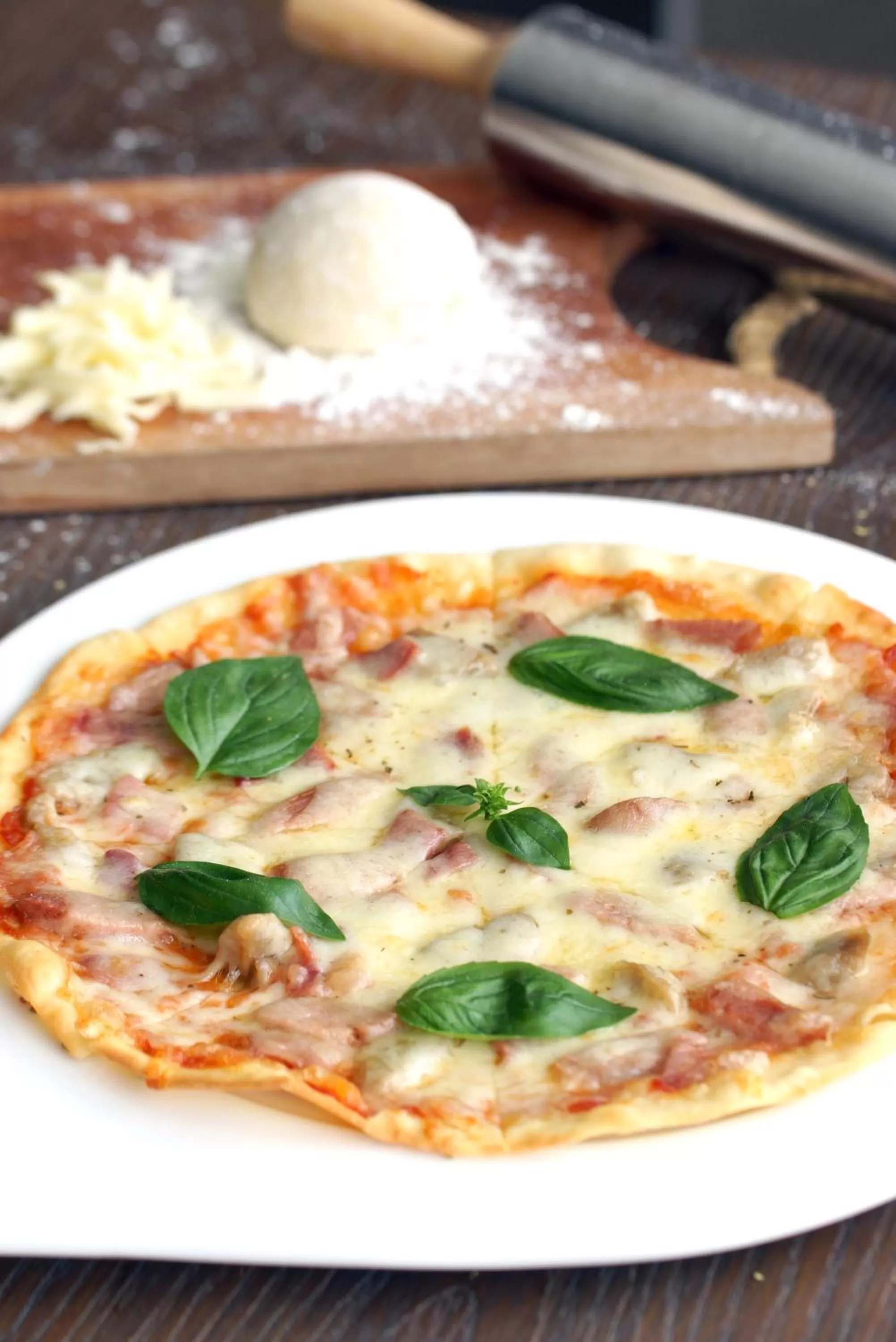 Restaurant/places to eat in Ayaka Suites